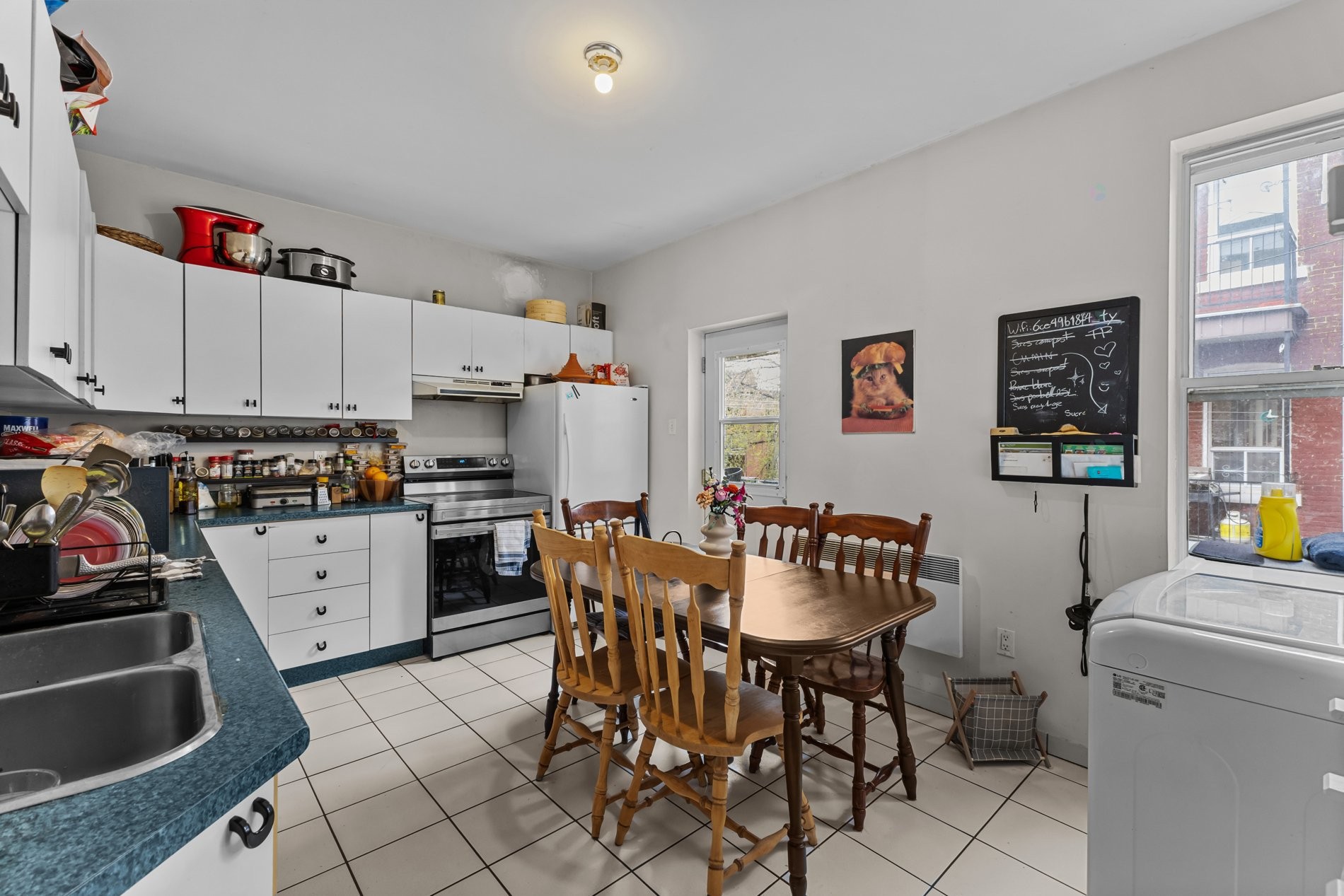 









564

 - 568


Av. Ash

,
Montréal (Le Sud-Ouest),




QC
H3K2R4

