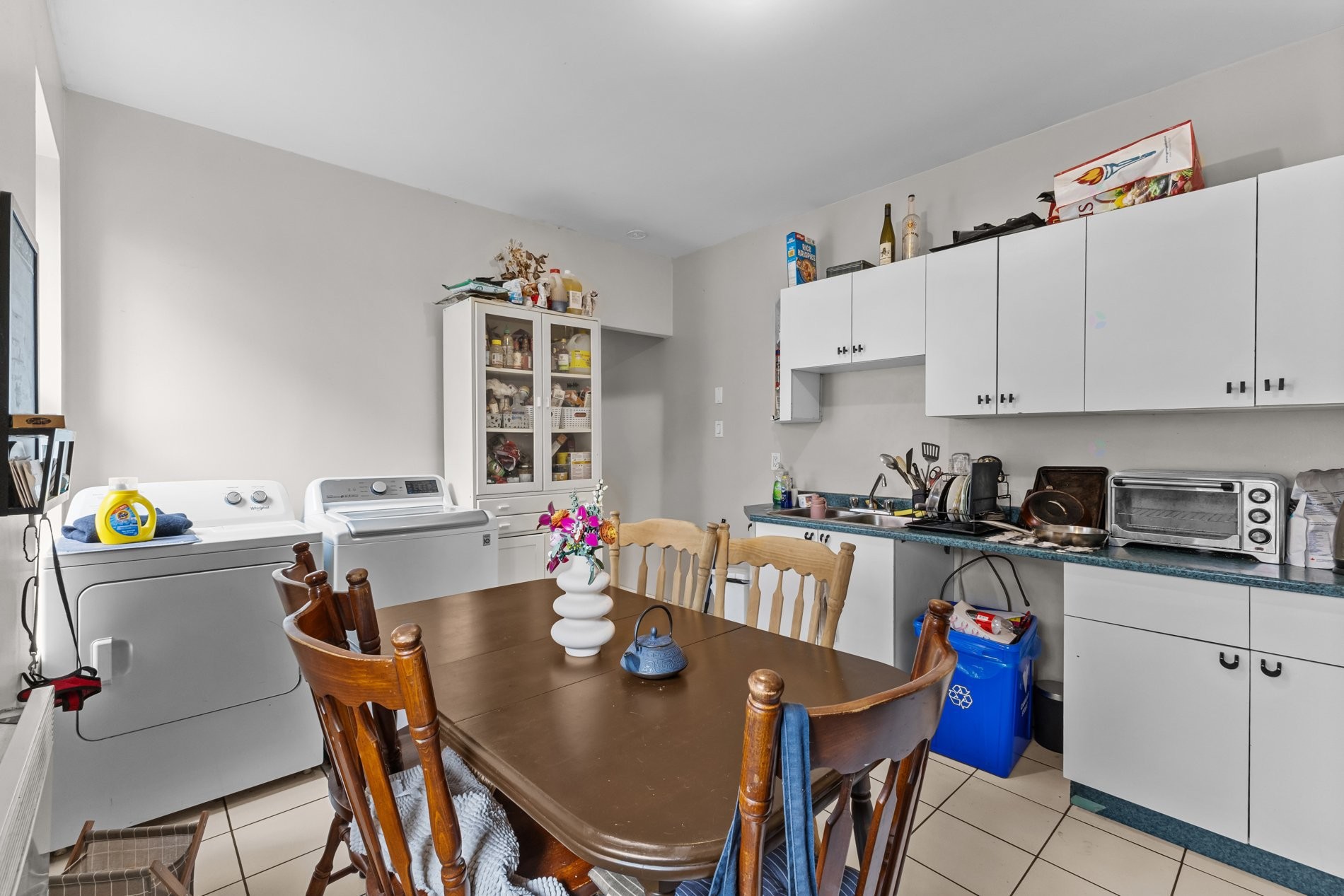 









564

 - 568


Av. Ash

,
Montréal (Le Sud-Ouest),




QC
H3K2R4

