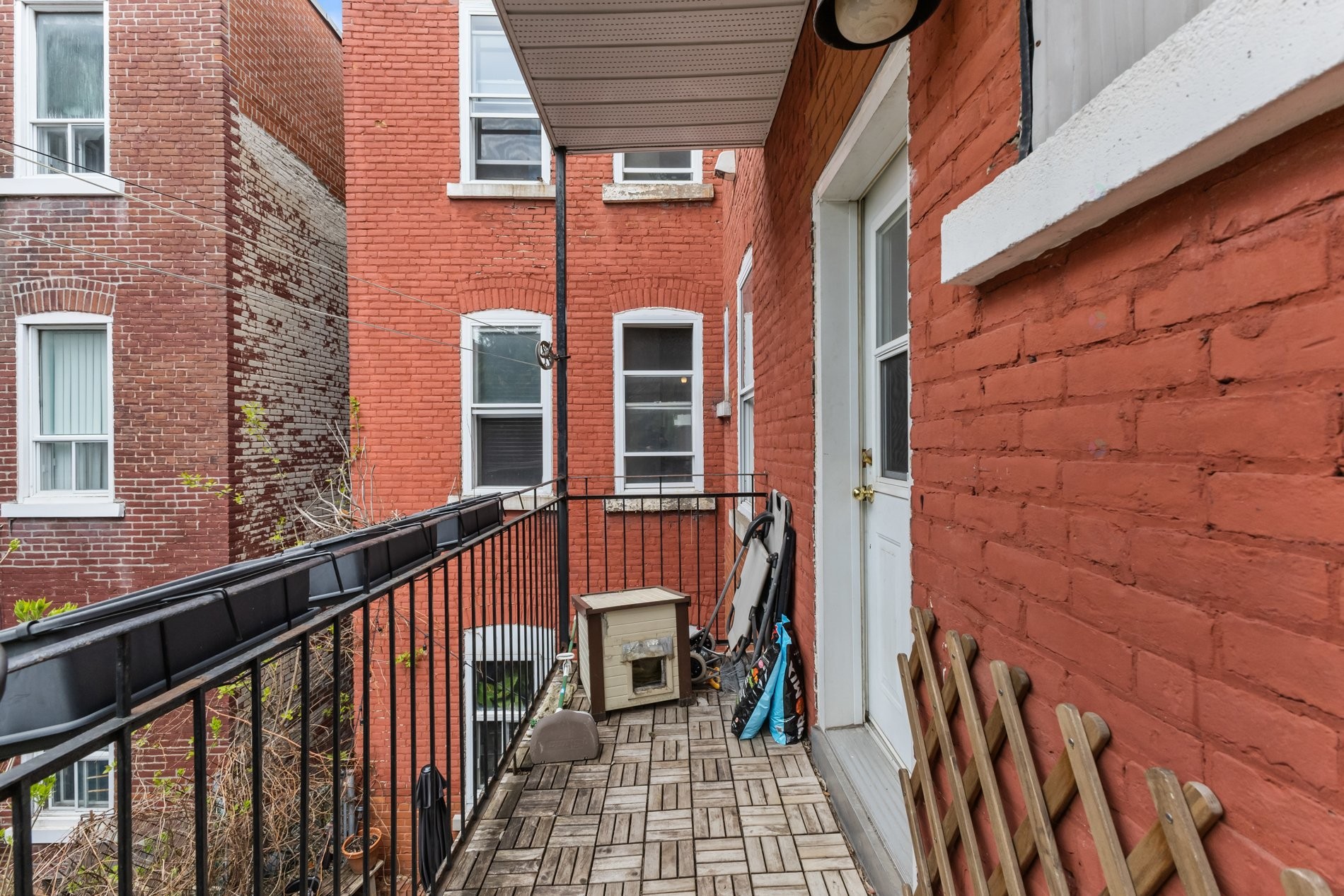 









564

 - 568


Av. Ash

,
Montréal (Le Sud-Ouest),




QC
H3K2R4

