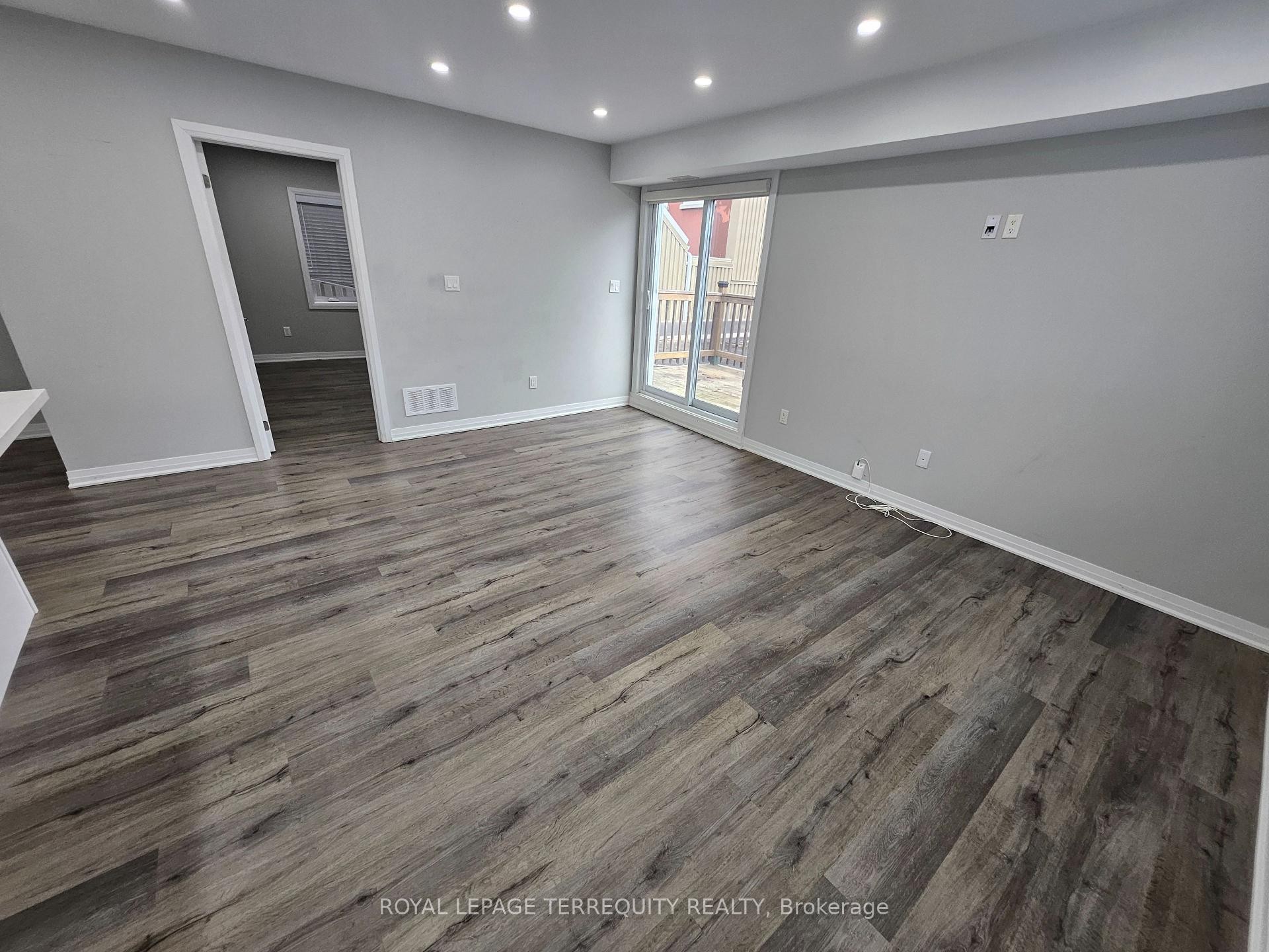 









3392


Lake Shore

Boulevard,
Toronto,




ON
M8W 1M9

