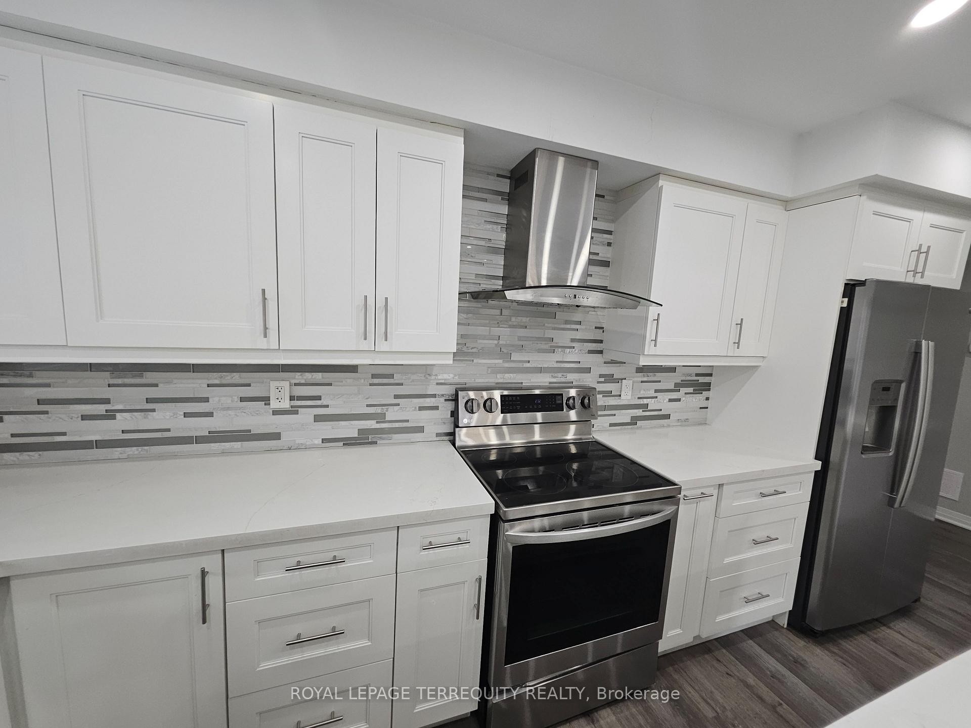 









3392


Lake Shore

Boulevard,
Toronto,




ON
M8W 1M9

