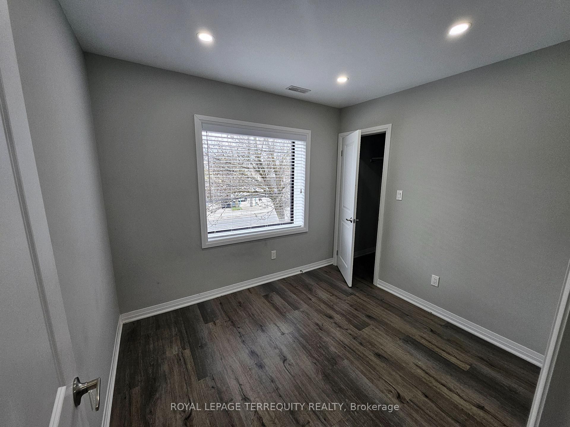 









3392


Lake Shore

Boulevard,
Toronto,




ON
M8W 1M9


