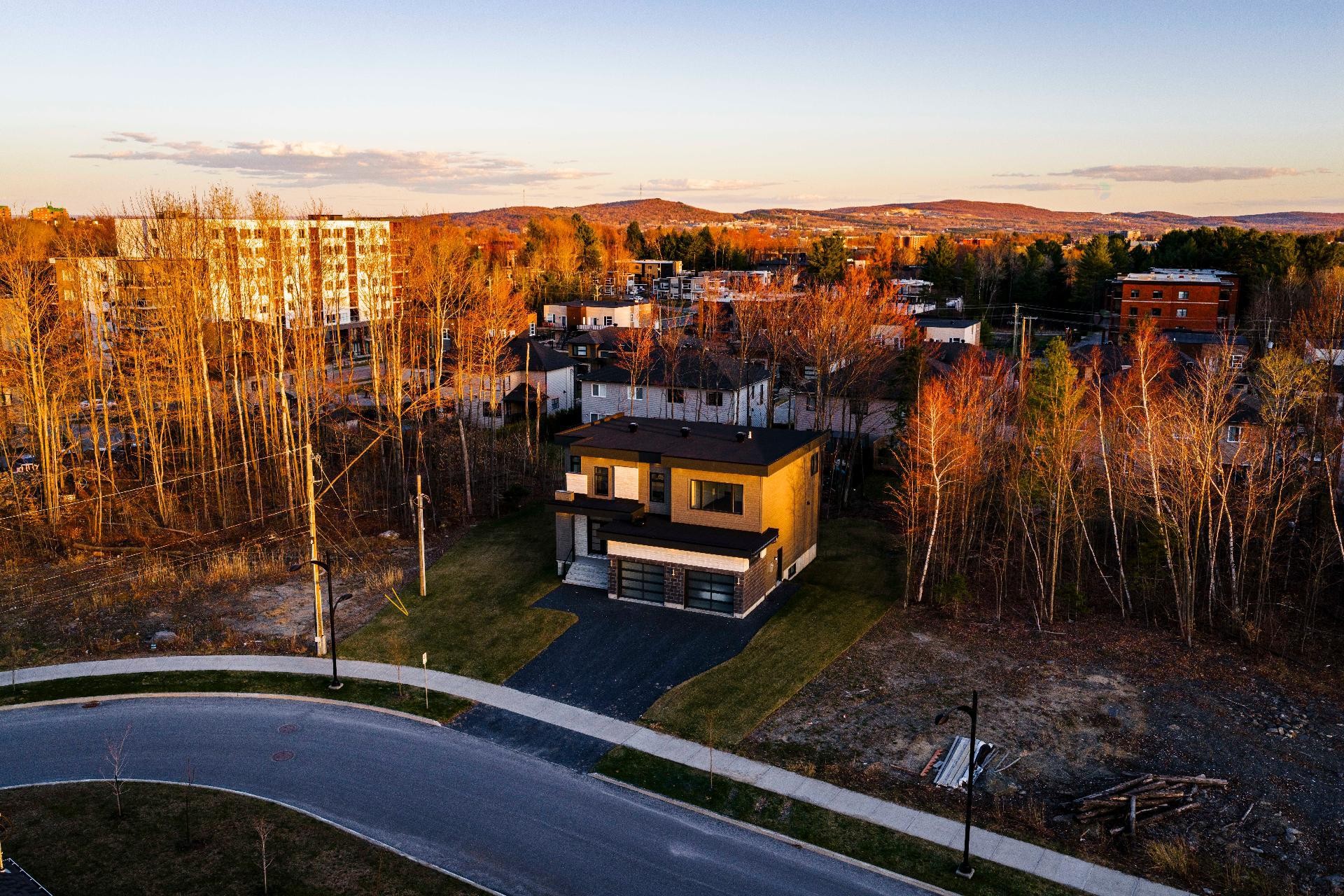 









1448


Rue Alice-Campbell

,
Sherbrooke (Les Nations),




QC
J1L0K3

