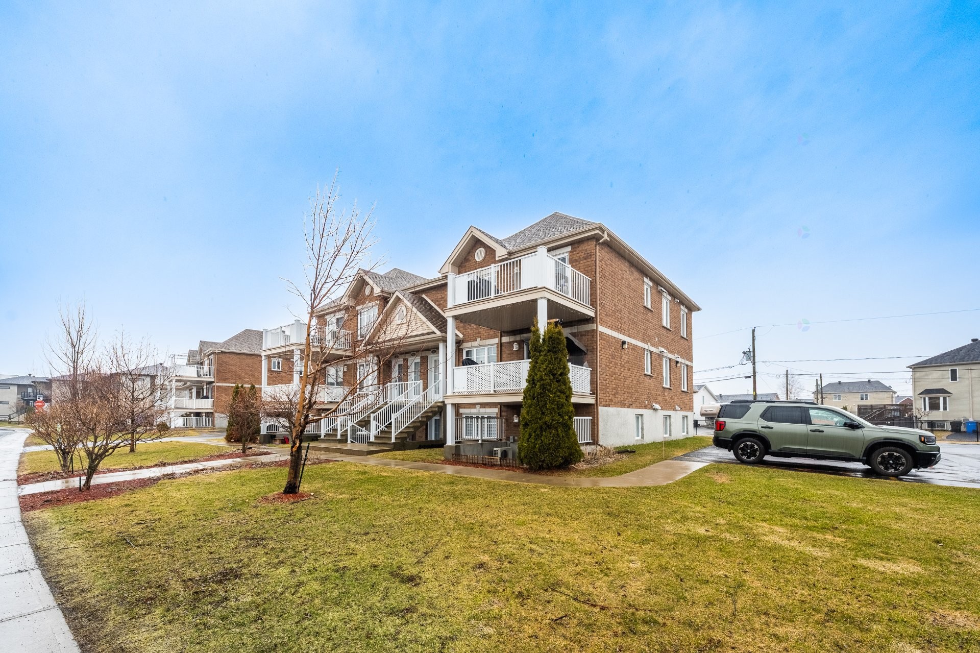 









244


Rue du Cardinal

,
Saint-Amable,




QC
J0L1N0

