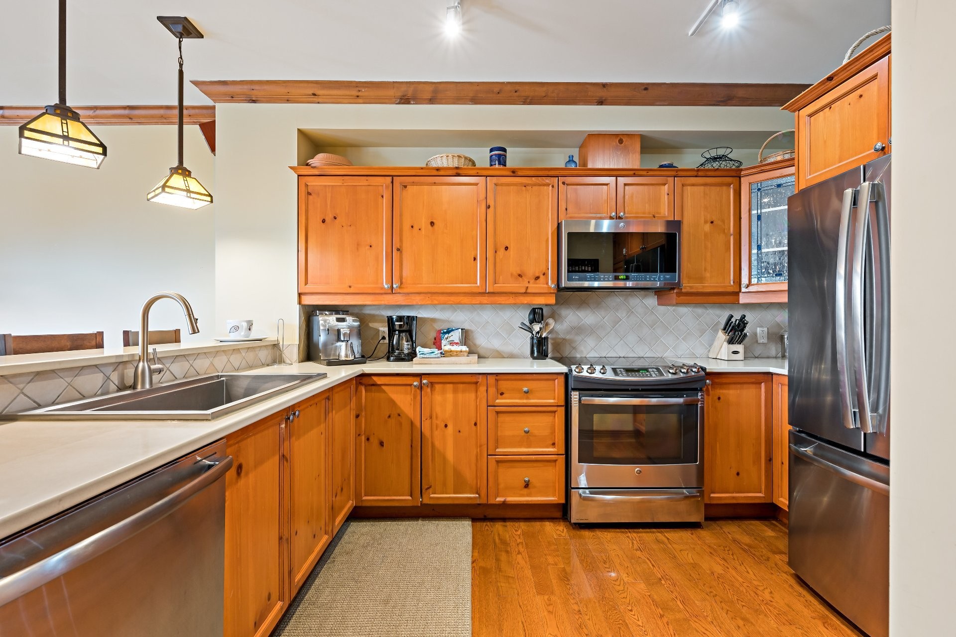 









225


Rue du Mont-Plaisant

, 2,
Mont-Tremblant,




QC
J8E1L2

