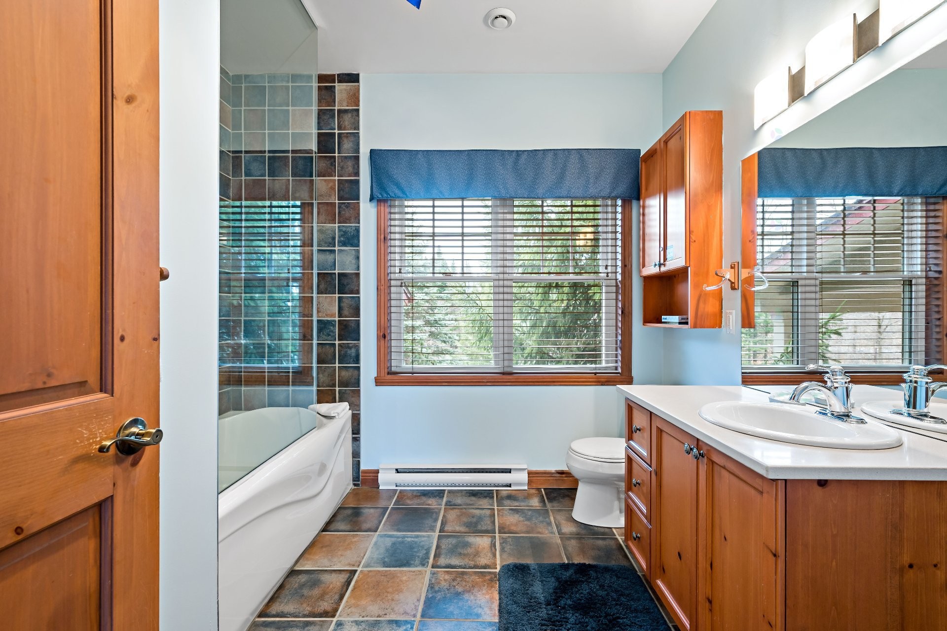 









225


Rue du Mont-Plaisant

, 2,
Mont-Tremblant,




QC
J8E1L2

