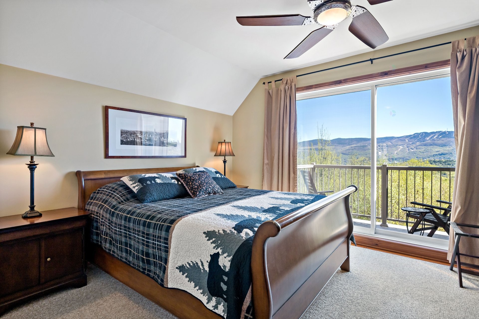 









225


Rue du Mont-Plaisant

, 2,
Mont-Tremblant,




QC
J8E1L2

