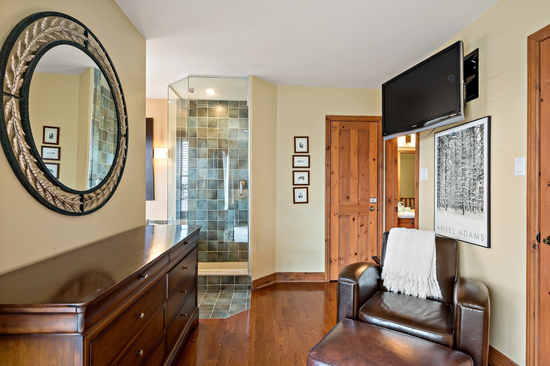 









225


Rue du Mont-Plaisant

, 2,
Mont-Tremblant,




QC
J8E1L2

