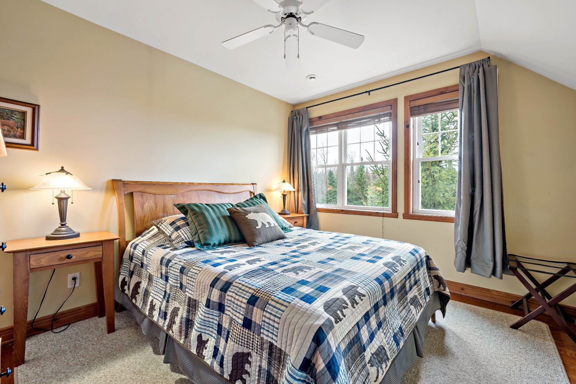 









225


Rue du Mont-Plaisant

, 2,
Mont-Tremblant,




QC
J8E1L2

