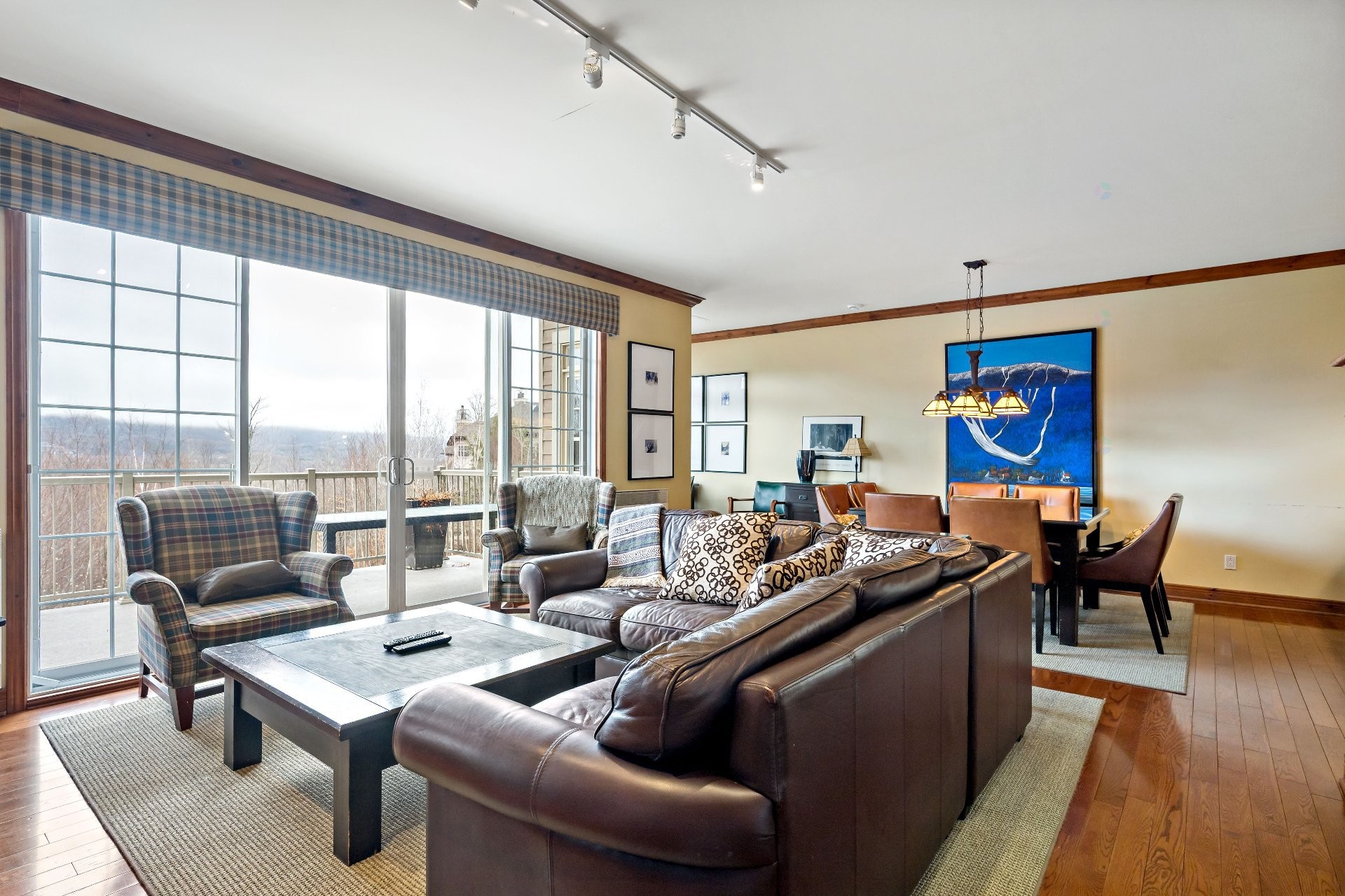 









225


Rue du Mont-Plaisant

, 2,
Mont-Tremblant,




QC
J8E1L2

