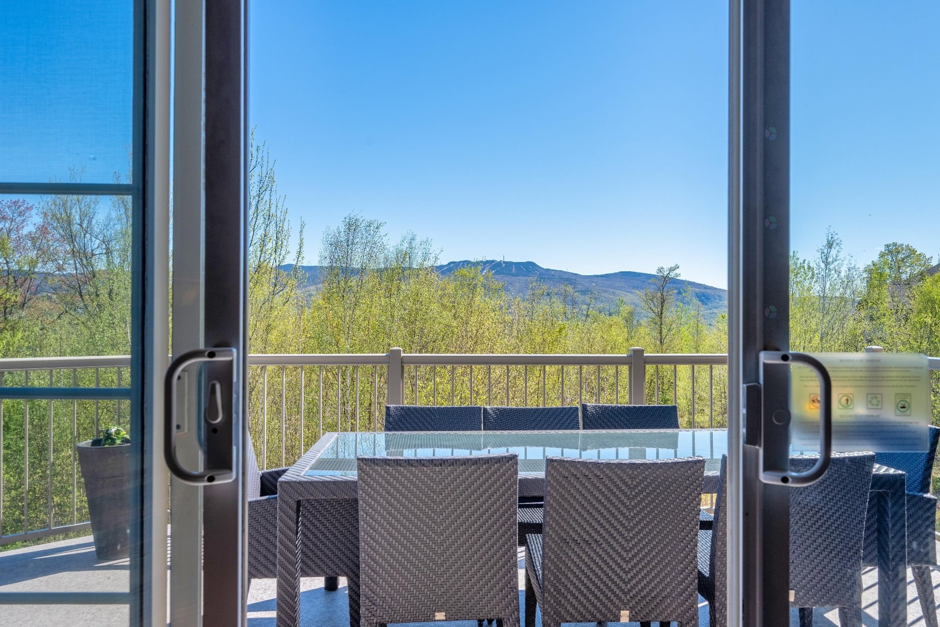 









225


Rue du Mont-Plaisant

, 2,
Mont-Tremblant,




QC
J8E1L2

