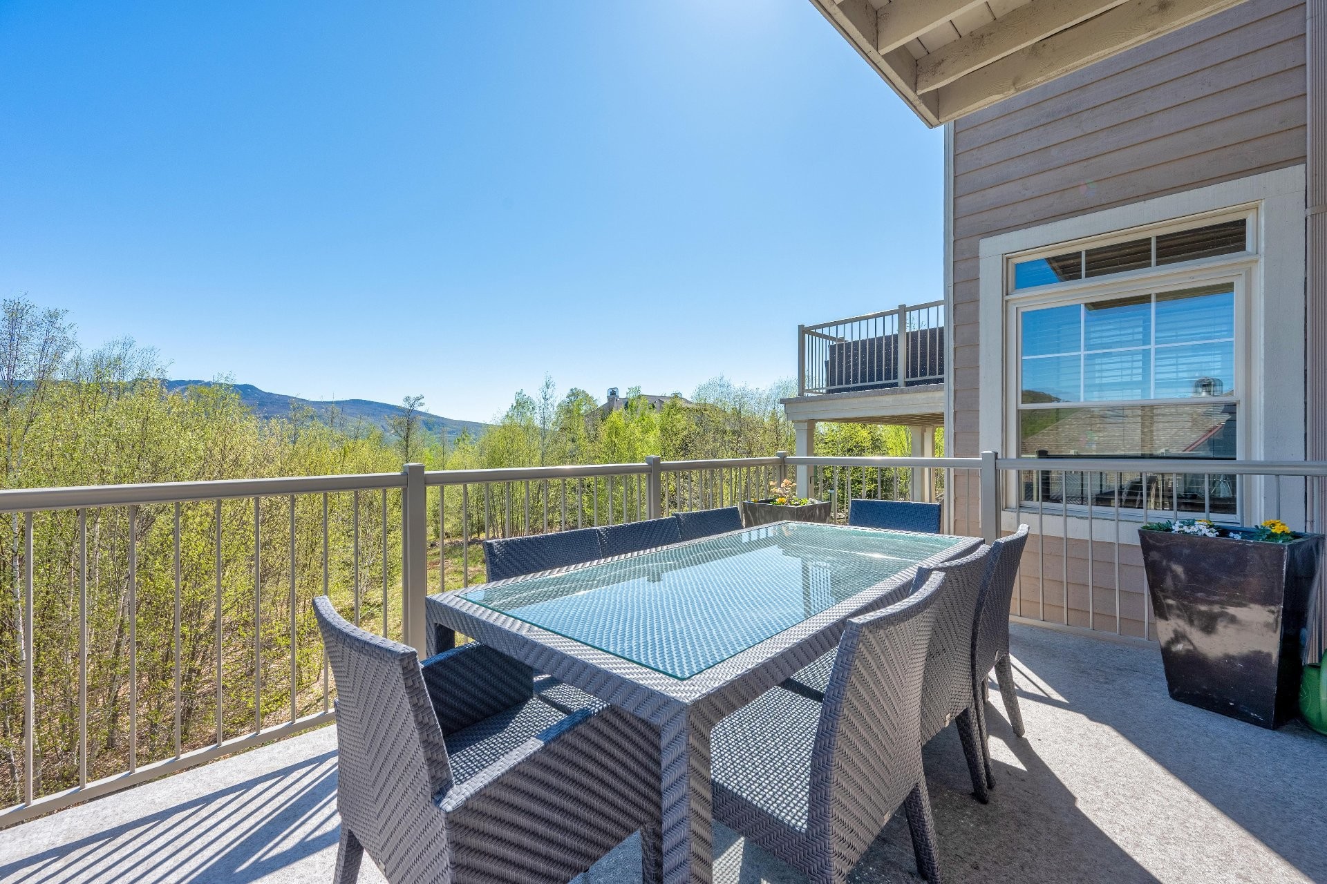 









225


Rue du Mont-Plaisant

, 2,
Mont-Tremblant,




QC
J8E1L2

