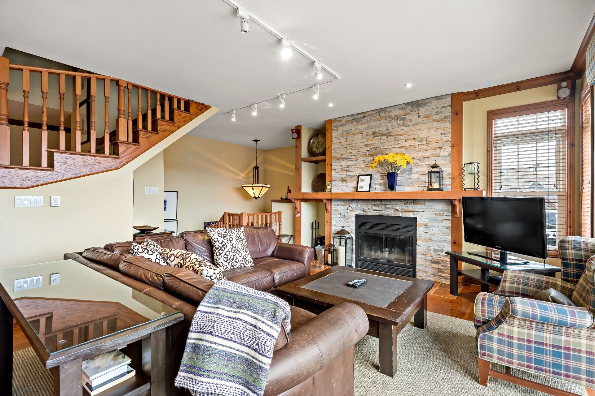 









225


Rue du Mont-Plaisant

, 2,
Mont-Tremblant,




QC
J8E1L2

