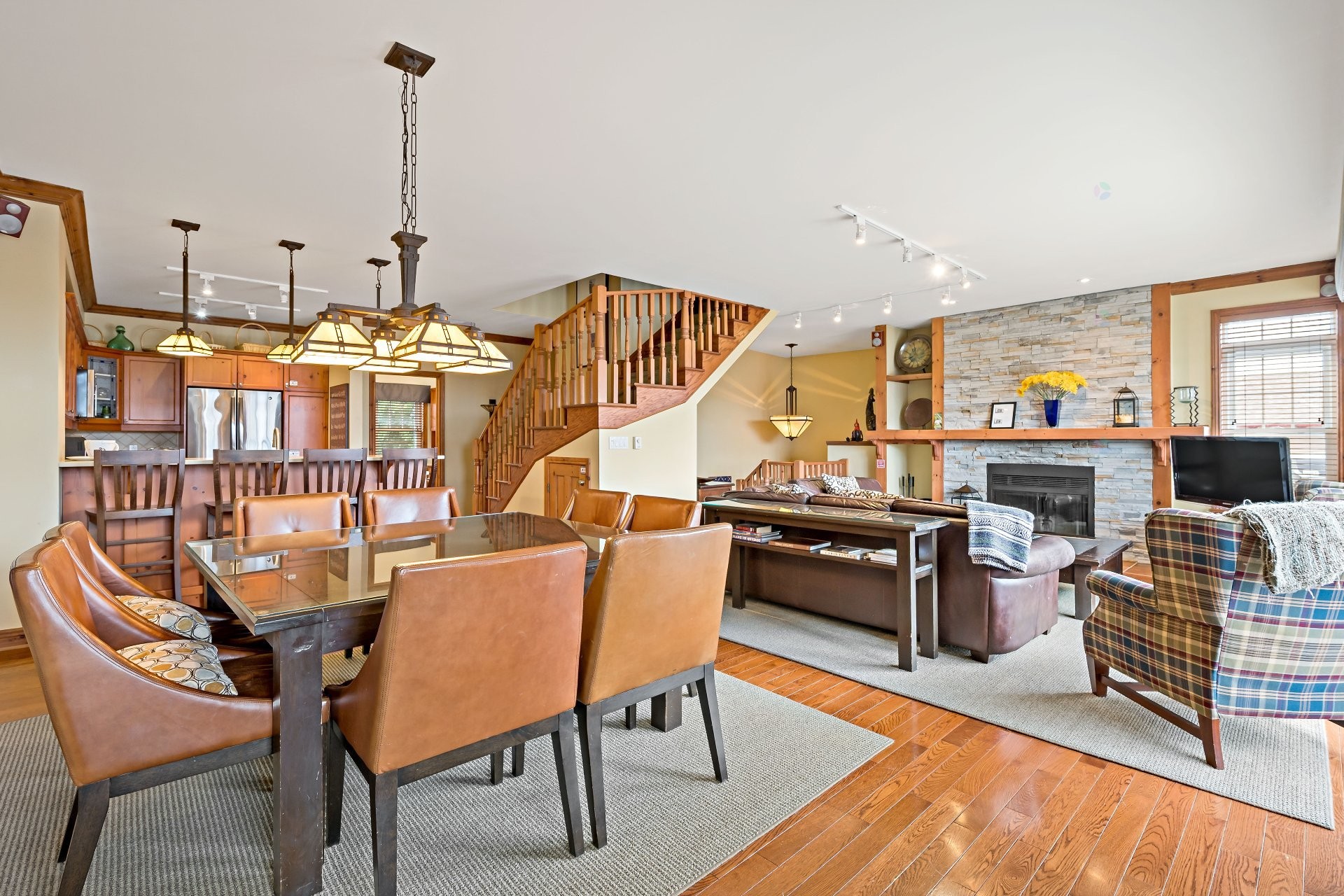 









225


Rue du Mont-Plaisant

, 2,
Mont-Tremblant,




QC
J8E1L2

