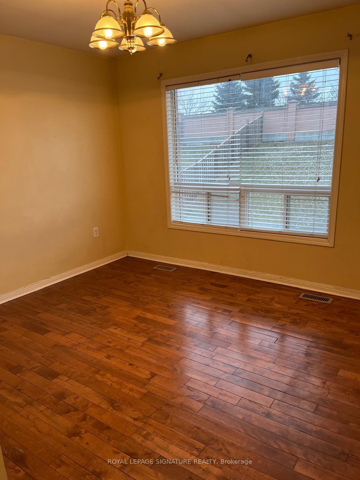









12


Murphy

Road,
Brampton,




ON
L6S 6L2

