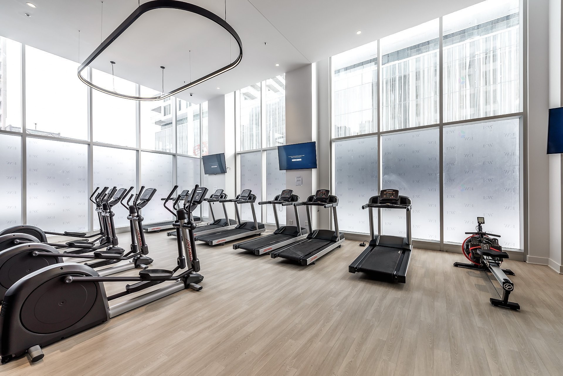 









2300


Rue Tupper

, 1602,
Montréal (Ville-Marie),




QC
H3H0B9

