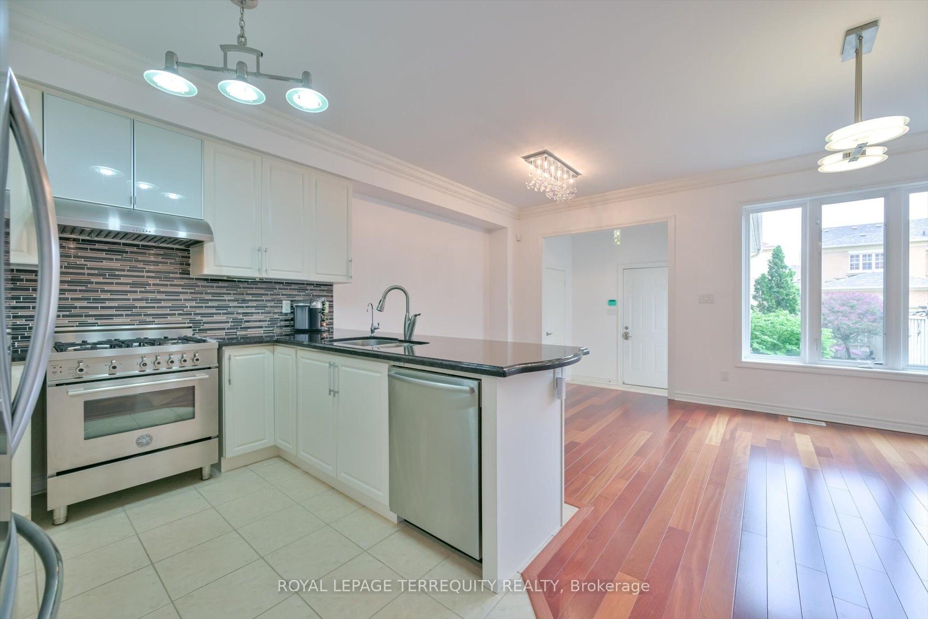









10461


Woodbine

Avenue,
Markham,




ON
L6C 0K4

