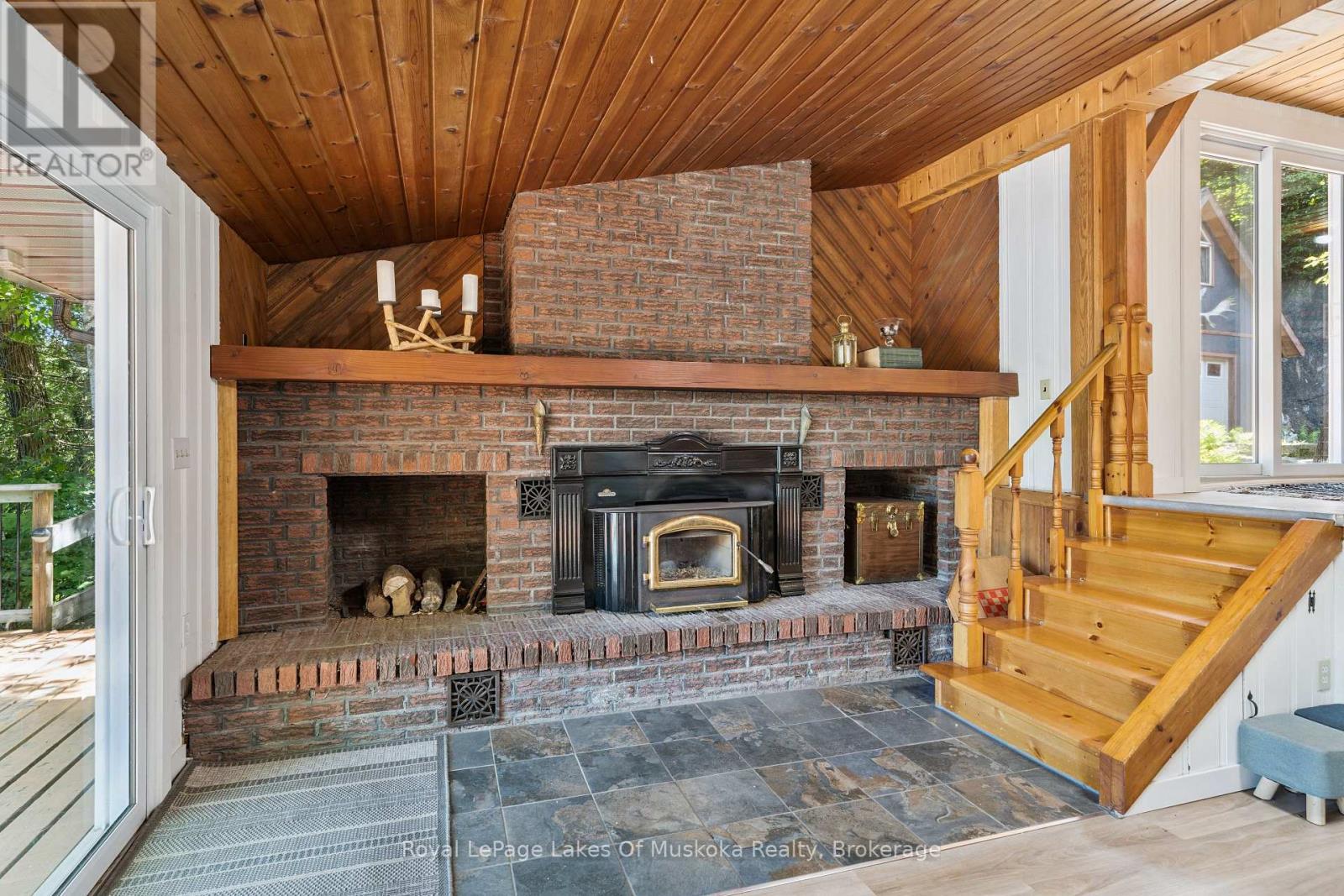 












1345 SINCLAIR TRAIL KAWAGAMA LAKE TRAIL

,
Algonquin Highlands (Sherborne),




Ontario
P0A1E0

