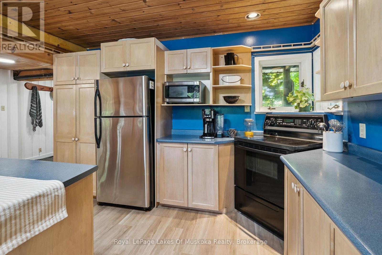 












1345 SINCLAIR TRAIL KAWAGAMA LAKE TRAIL

,
Algonquin Highlands (Sherborne),




Ontario
P0A1E0

