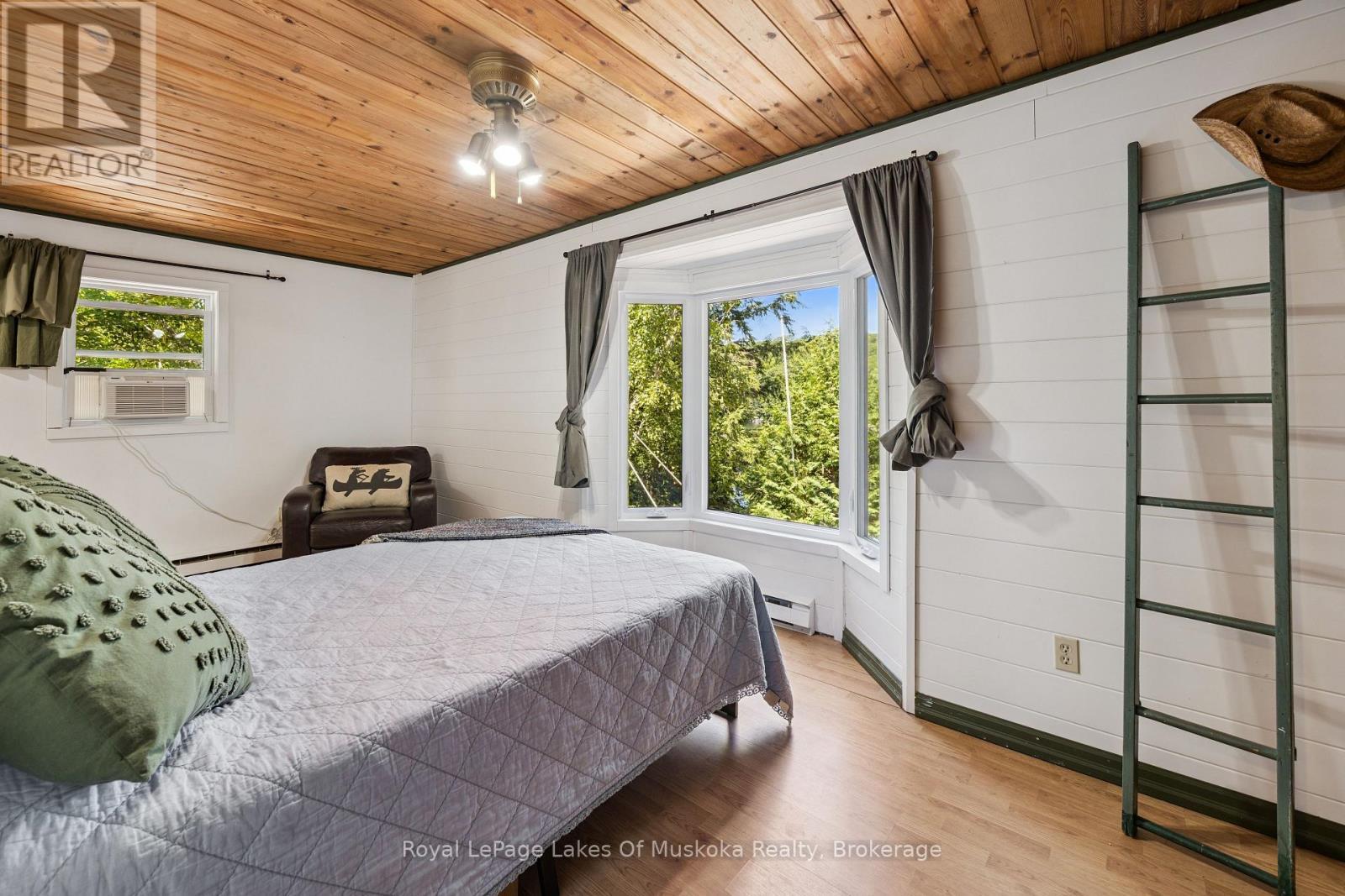 












1345 SINCLAIR TRAIL KAWAGAMA LAKE TRAIL

,
Algonquin Highlands (Sherborne),




Ontario
P0A1E0

