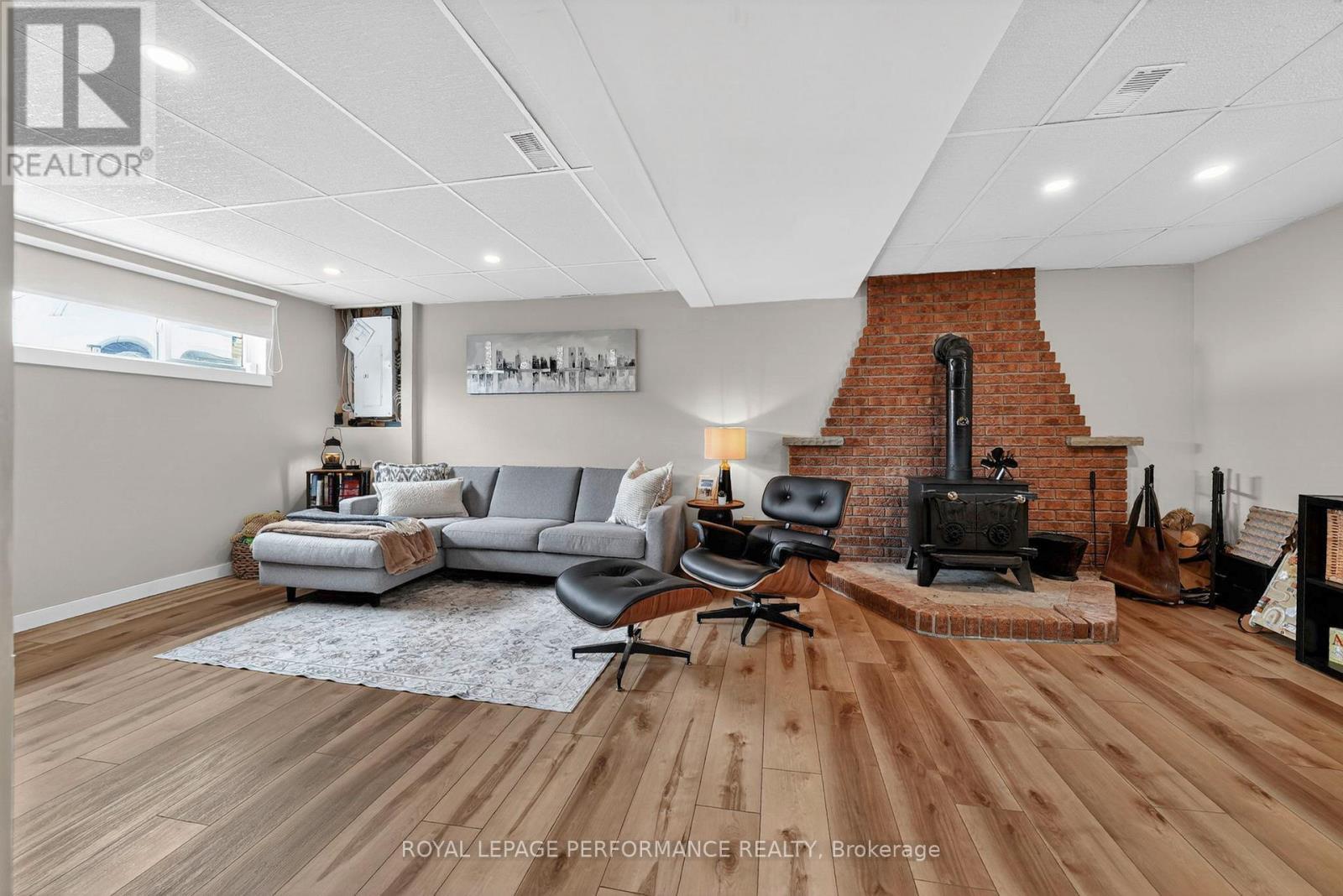 












17406 COUNTY 18 ROAD

,
South Stormont,




Ontario
K0C2A0

