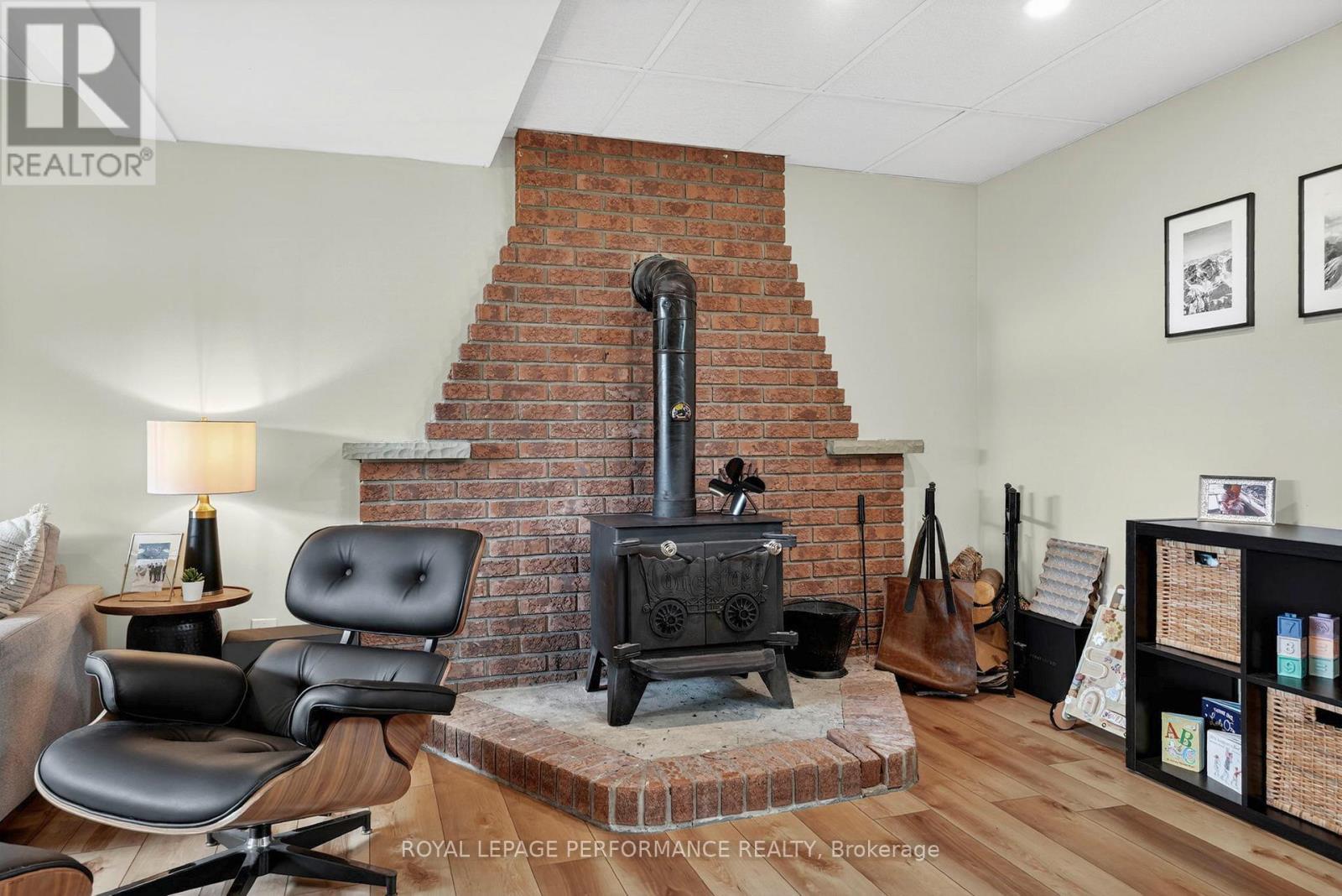 












17406 COUNTY 18 ROAD

,
South Stormont,




Ontario
K0C2A0

