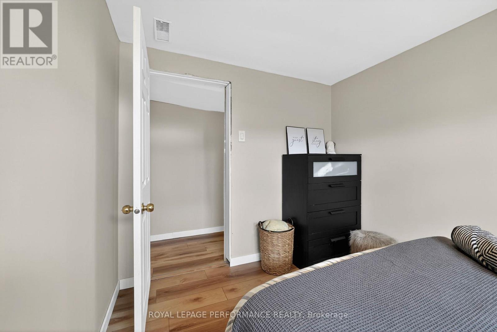 












17406 COUNTY 18 ROAD

,
South Stormont,




Ontario
K0C2A0

