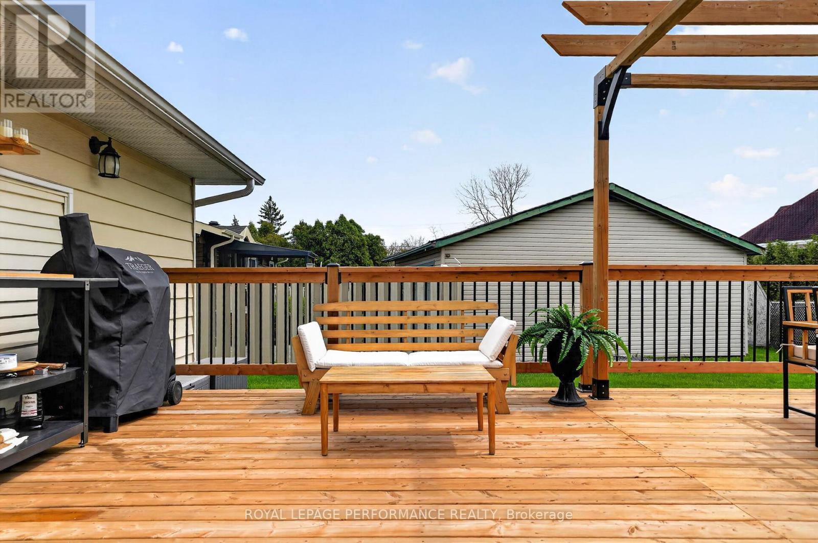 












17406 COUNTY 18 ROAD

,
South Stormont,




Ontario
K0C2A0

