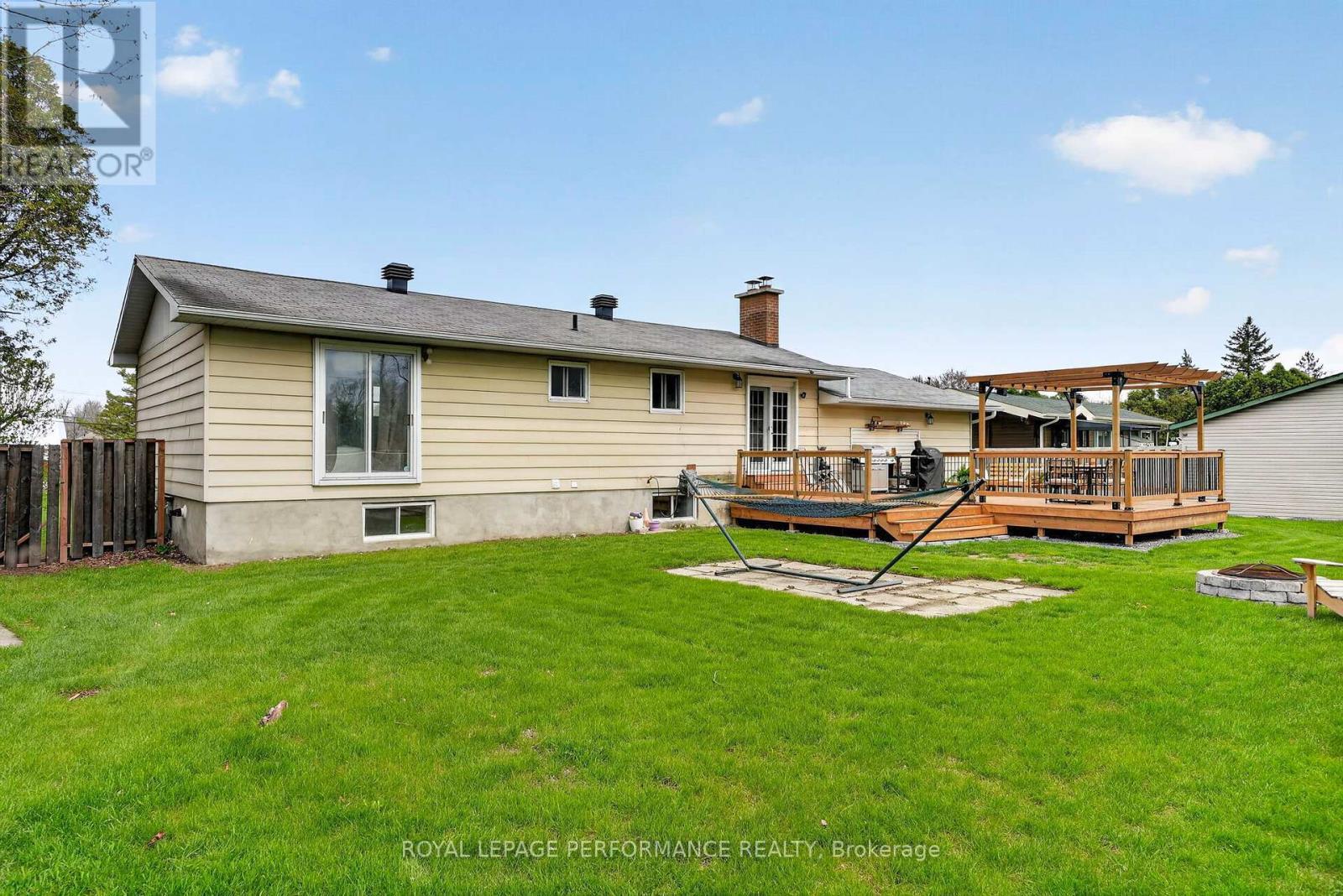 












17406 COUNTY 18 ROAD

,
South Stormont,




Ontario
K0C2A0

