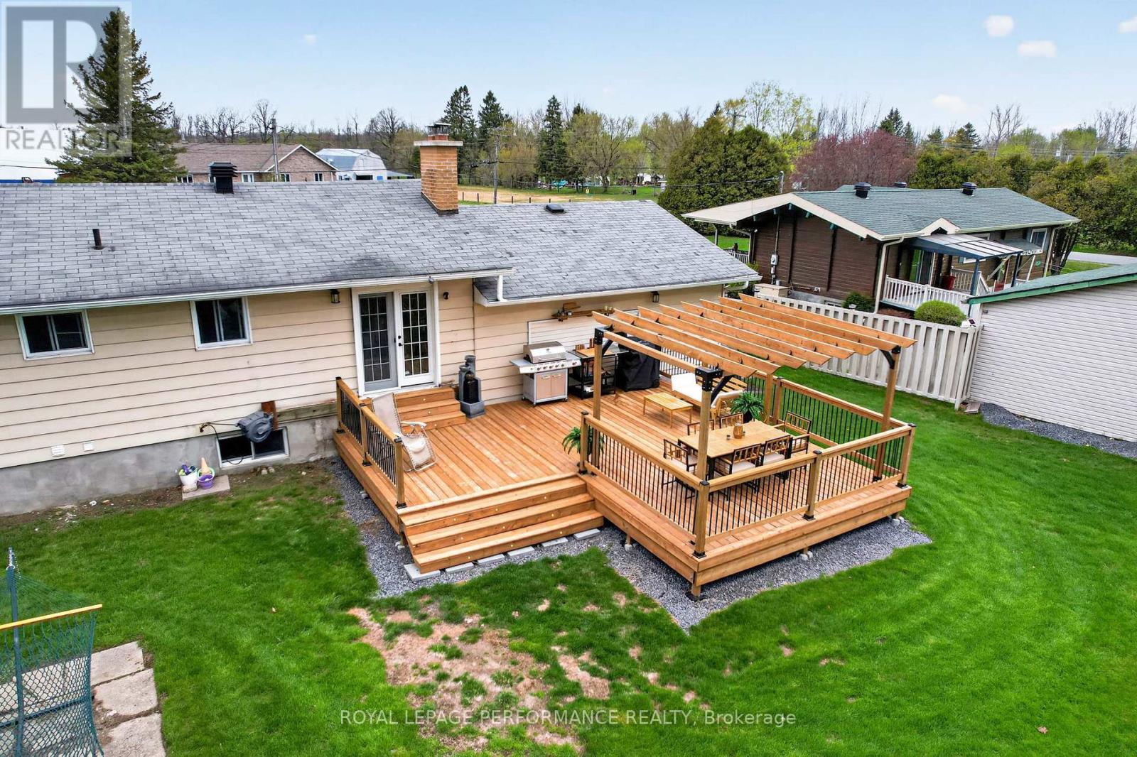 












17406 COUNTY 18 ROAD

,
South Stormont,




Ontario
K0C2A0

