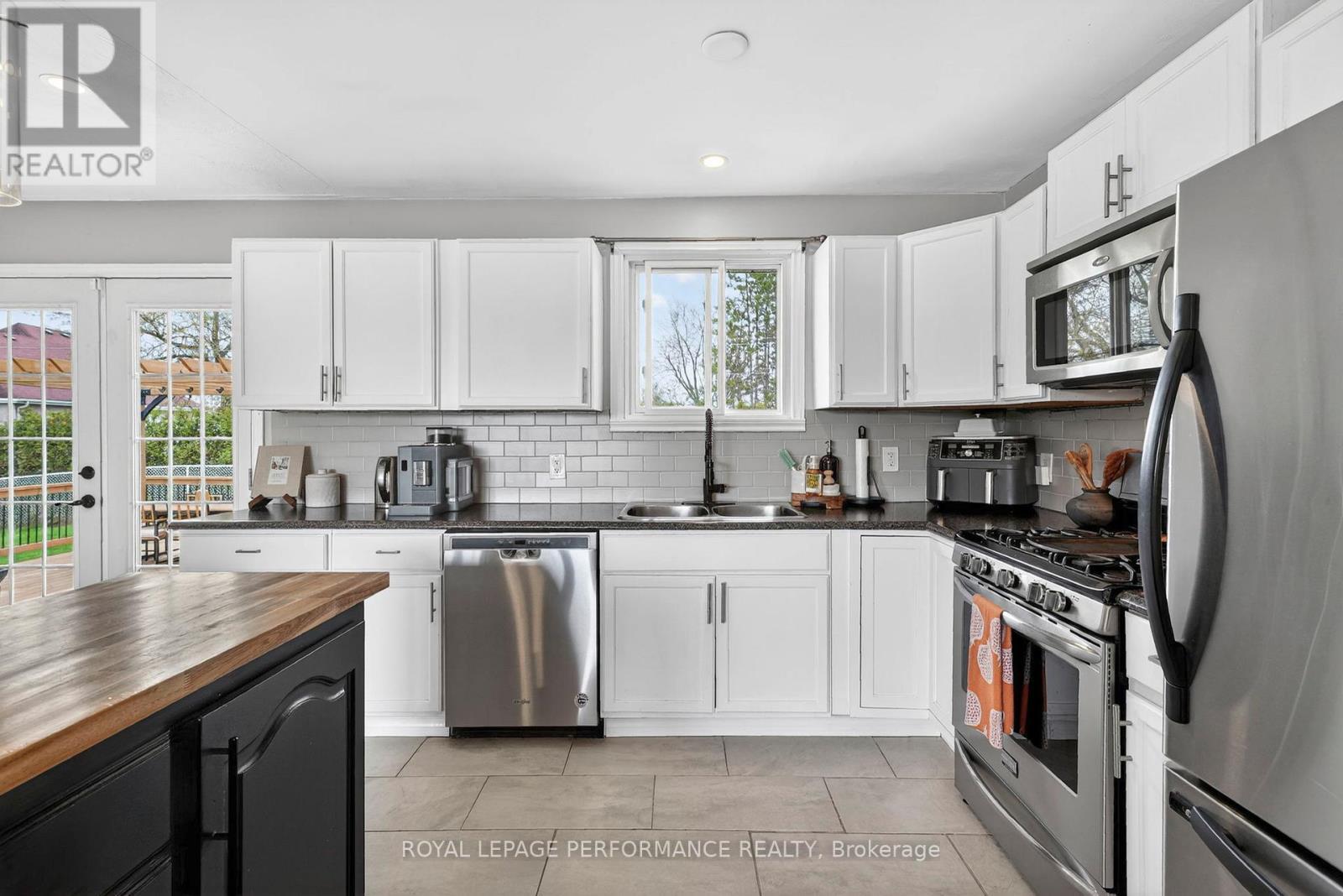 












17406 COUNTY 18 ROAD

,
South Stormont,




Ontario
K0C2A0

