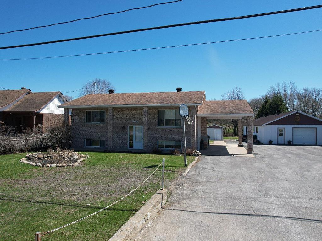 









1402


Route 158

,
Saint-Thomas,




QC
J0K3L0

