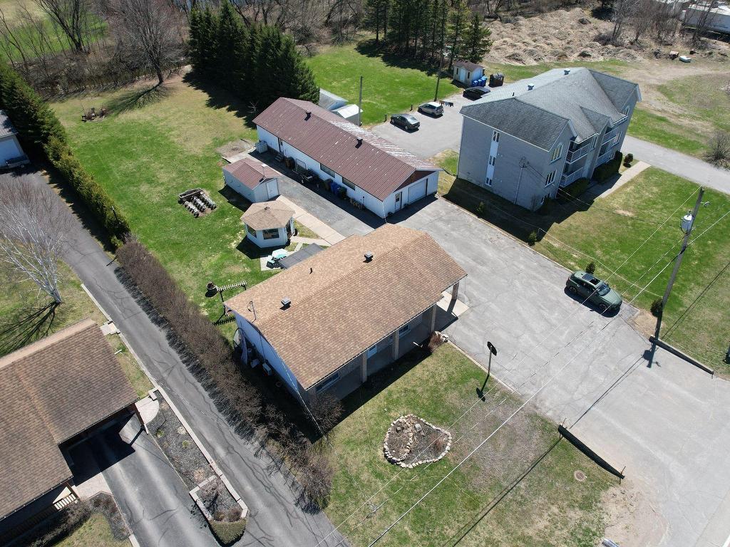 









1402


Route 158

,
Saint-Thomas,




QC
J0K3L0

