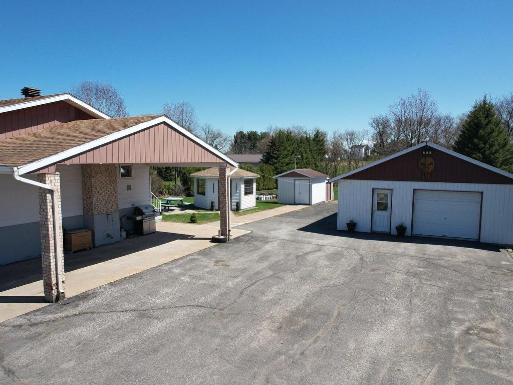 









1402


Route 158

,
Saint-Thomas,




QC
J0K3L0

