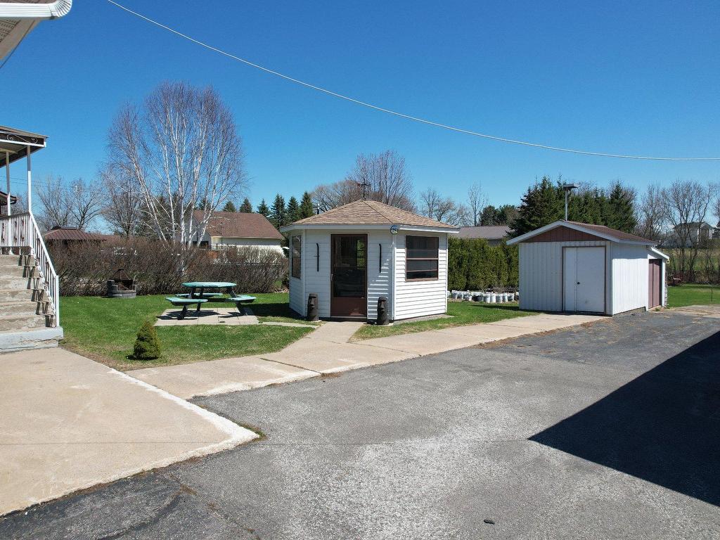 









1402


Route 158

,
Saint-Thomas,




QC
J0K3L0

