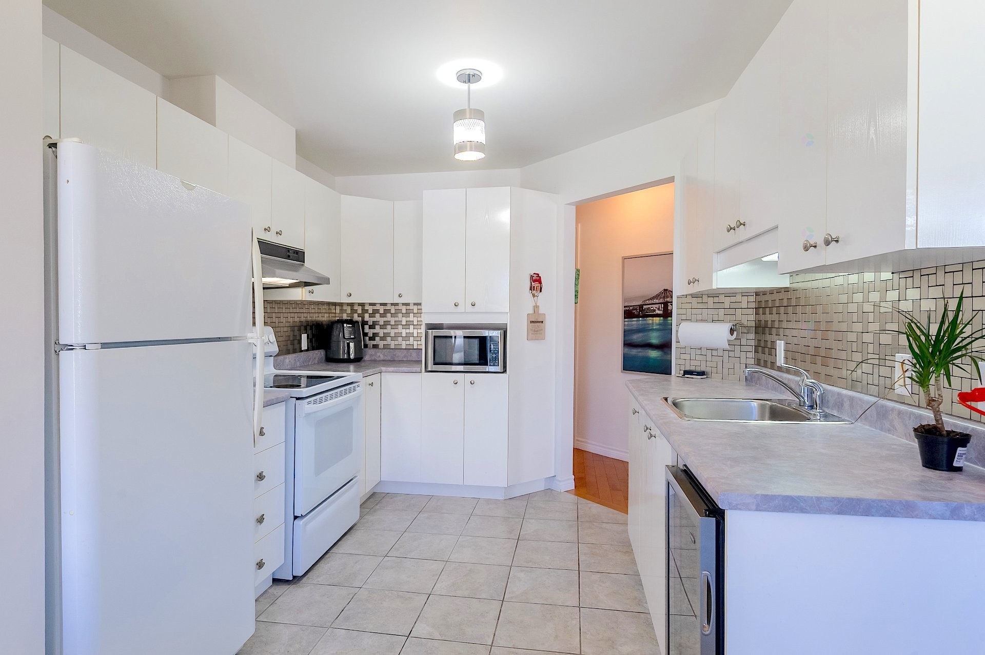 









775


Rue Rodier

, 102,
Saint-Jean-sur-Richelieu,




QC
J3A1X1

