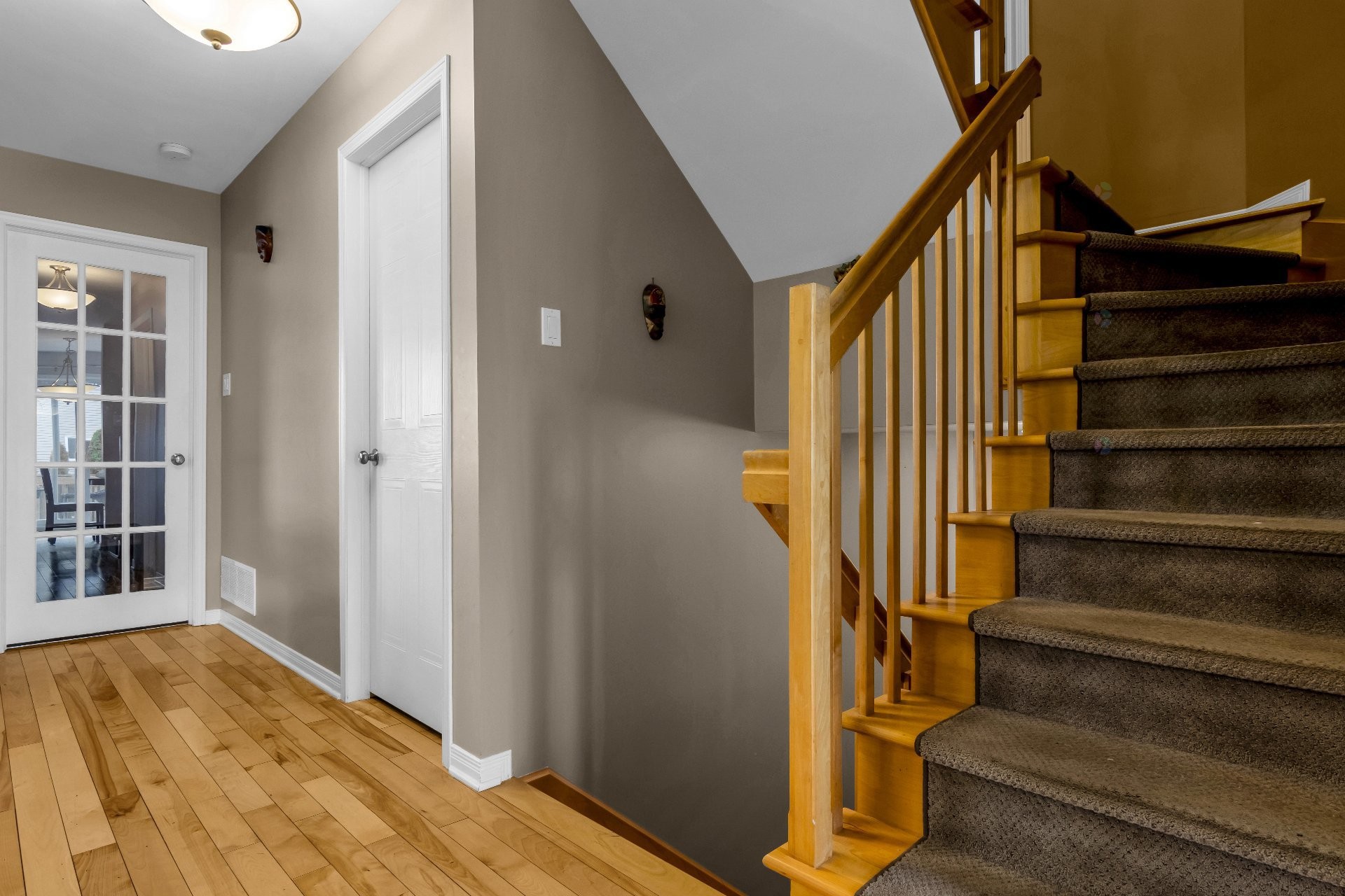 









20


Rue Marie-Marthe-Daoust

,
Notre-Dame-de-l'Île-Perrot,




QC
J7V9Y9

