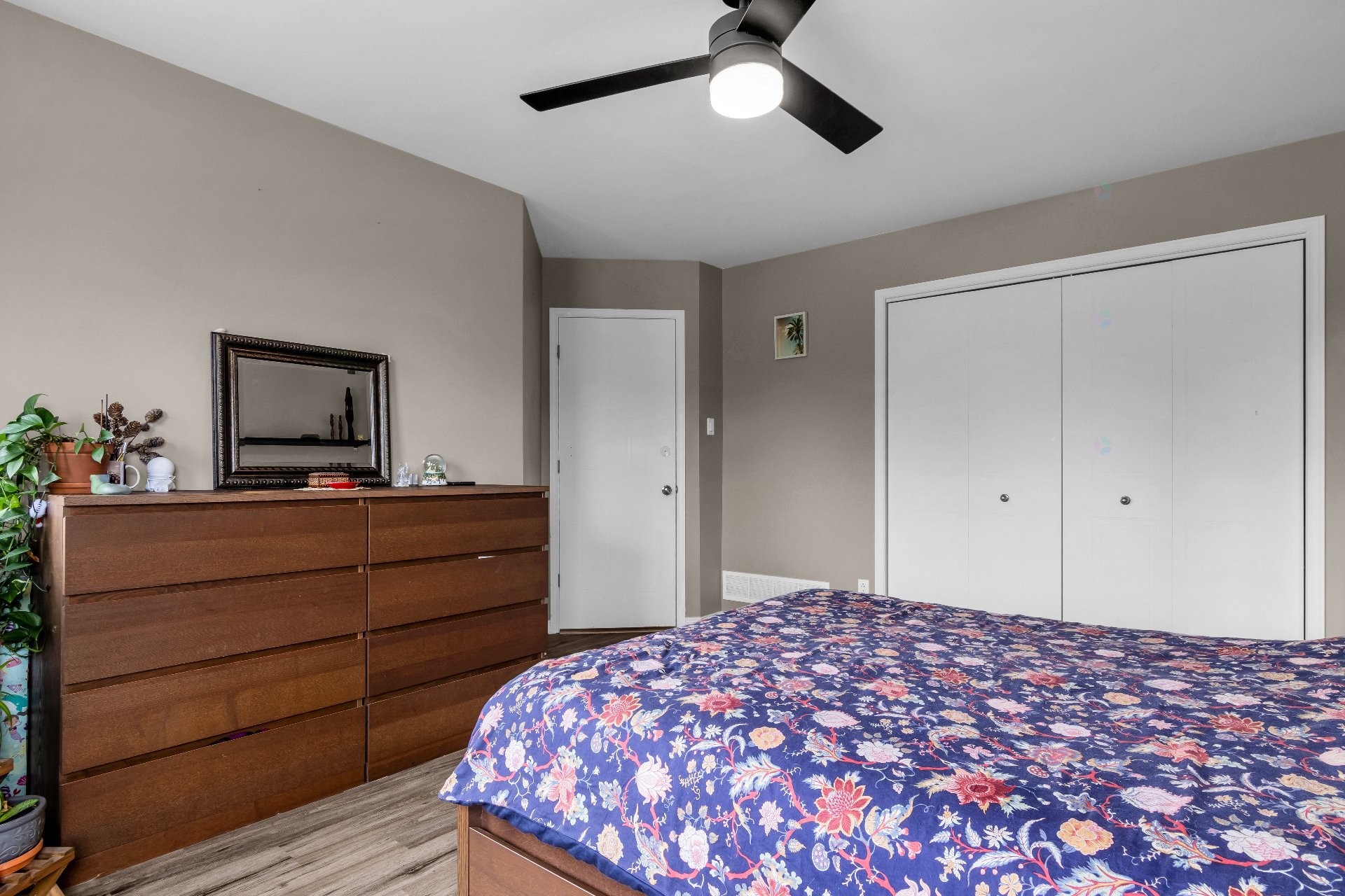 









20


Rue Marie-Marthe-Daoust

,
Notre-Dame-de-l'Île-Perrot,




QC
J7V9Y9

