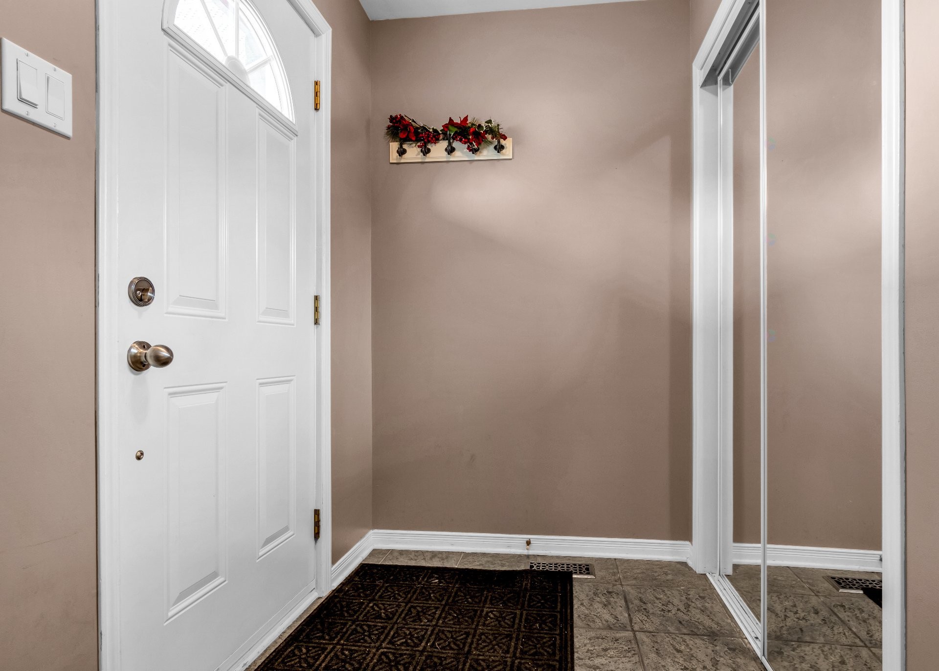 









20


Rue Marie-Marthe-Daoust

,
Notre-Dame-de-l'Île-Perrot,




QC
J7V9Y9

