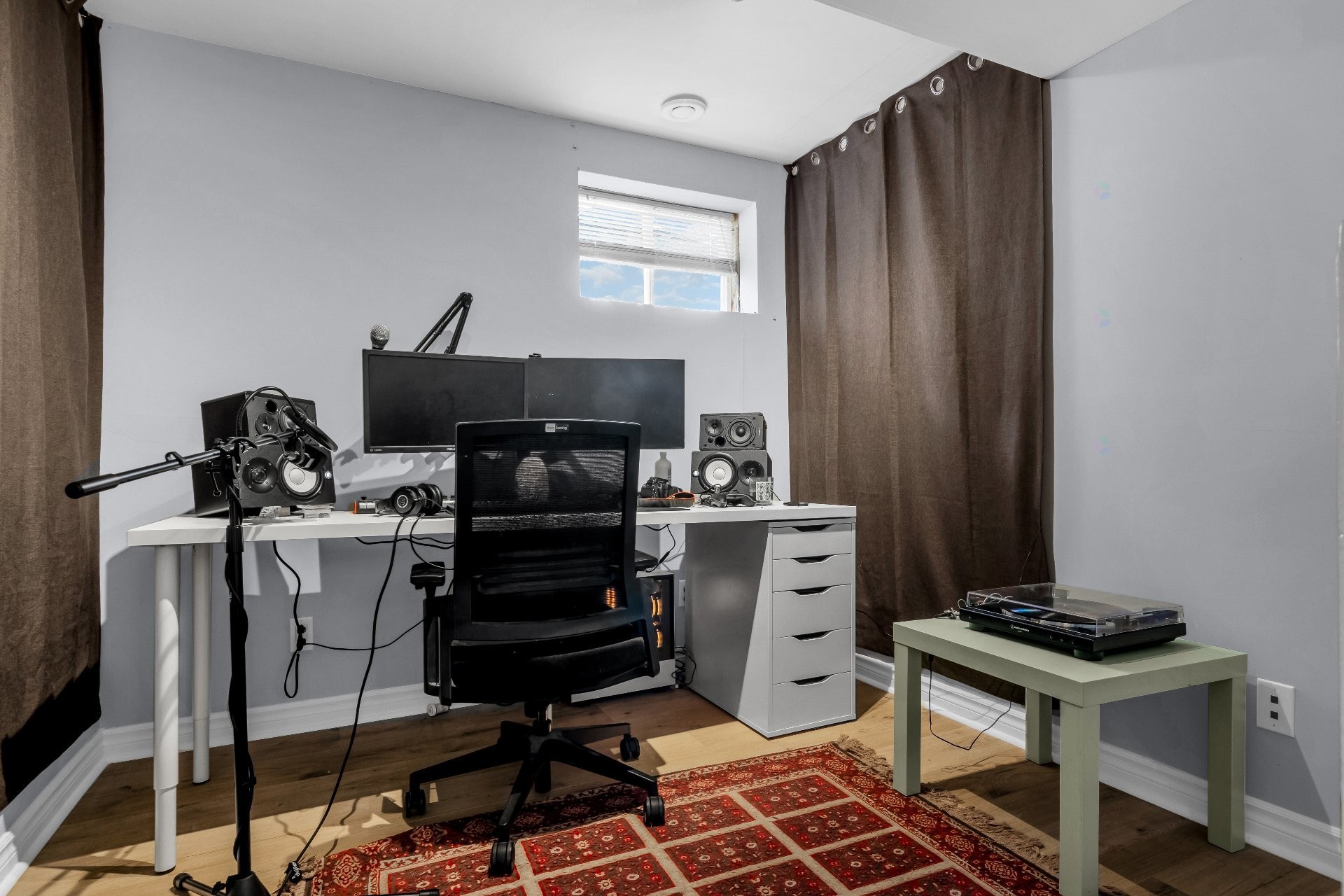 









20


Rue Marie-Marthe-Daoust

,
Notre-Dame-de-l'Île-Perrot,




QC
J7V9Y9

