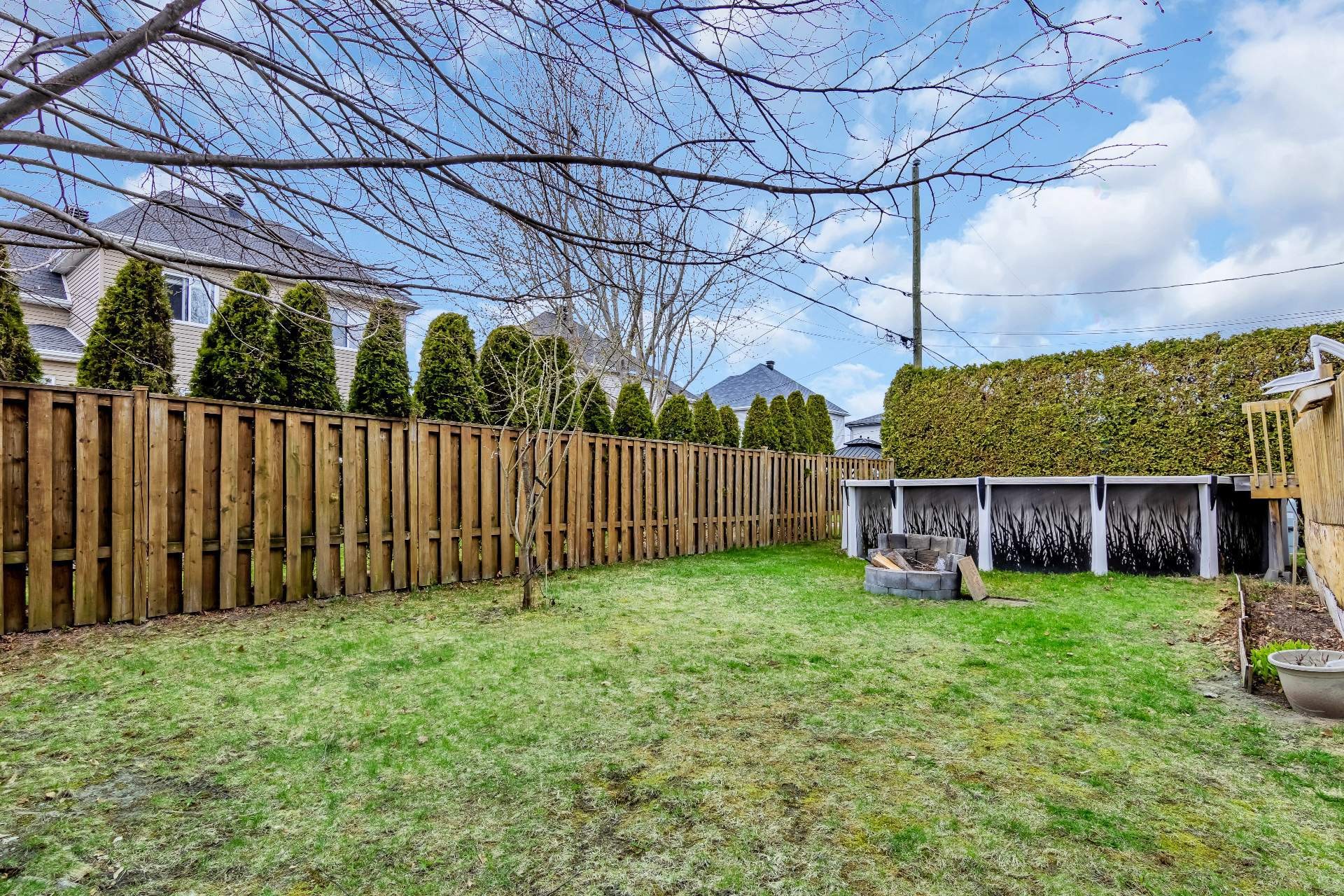 









20


Rue Marie-Marthe-Daoust

,
Notre-Dame-de-l'Île-Perrot,




QC
J7V9Y9

