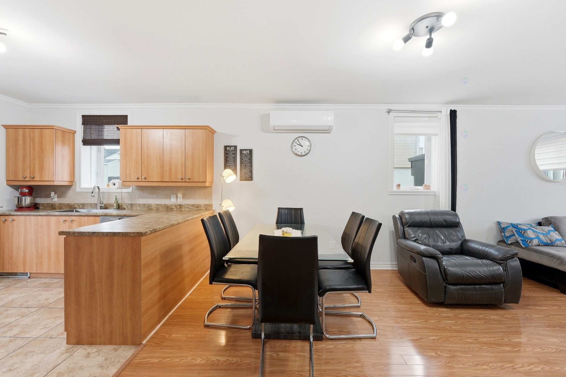 









1231


Rue des Montérégiennes

, A,
Repentigny (Repentigny),




QC
J5Y0H7

