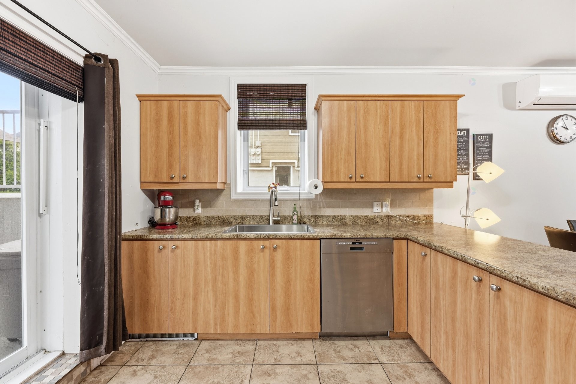 









1231


Rue des Montérégiennes

, A,
Repentigny (Repentigny),




QC
J5Y0H7

