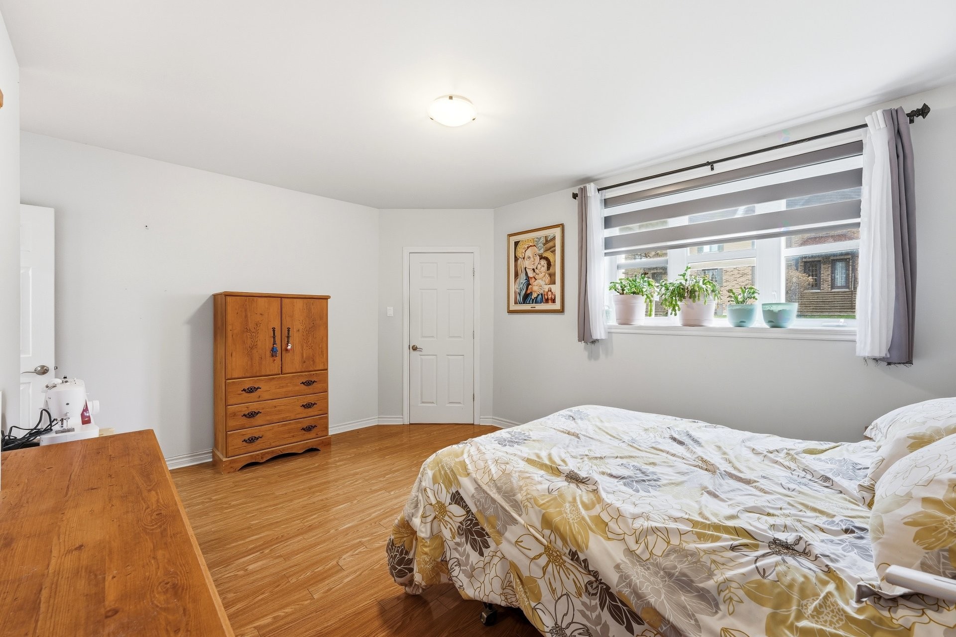 









1231


Rue des Montérégiennes

, A,
Repentigny (Repentigny),




QC
J5Y0H7

