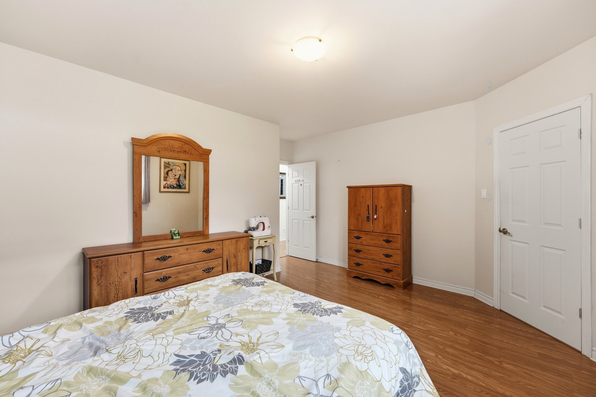 









1231


Rue des Montérégiennes

, A,
Repentigny (Repentigny),




QC
J5Y0H7

