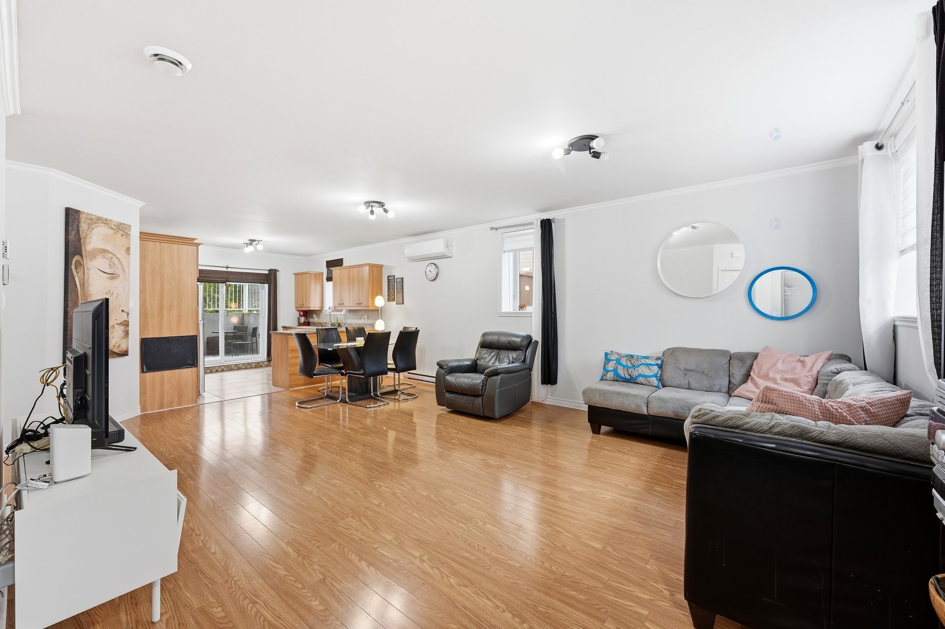









1231


Rue des Montérégiennes

, A,
Repentigny (Repentigny),




QC
J5Y0H7

