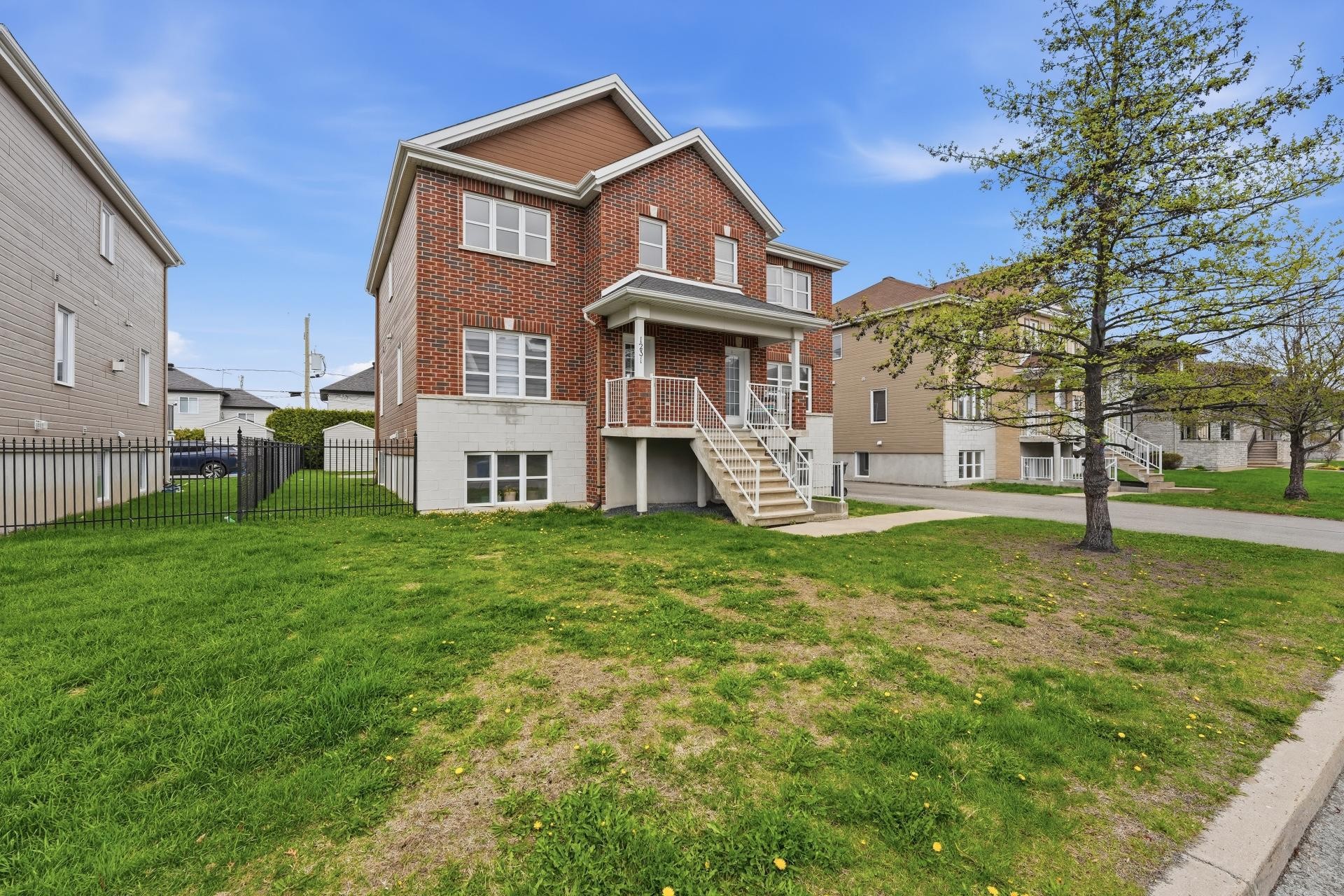 









1231


Rue des Montérégiennes

, A,
Repentigny (Repentigny),




QC
J5Y0H7

