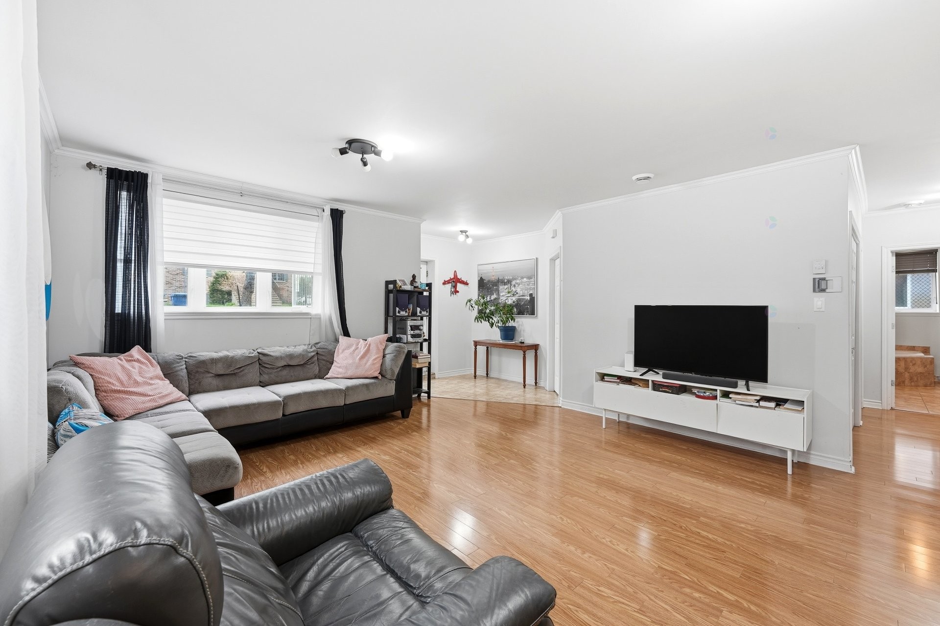 









1231


Rue des Montérégiennes

, A,
Repentigny (Repentigny),




QC
J5Y0H7

