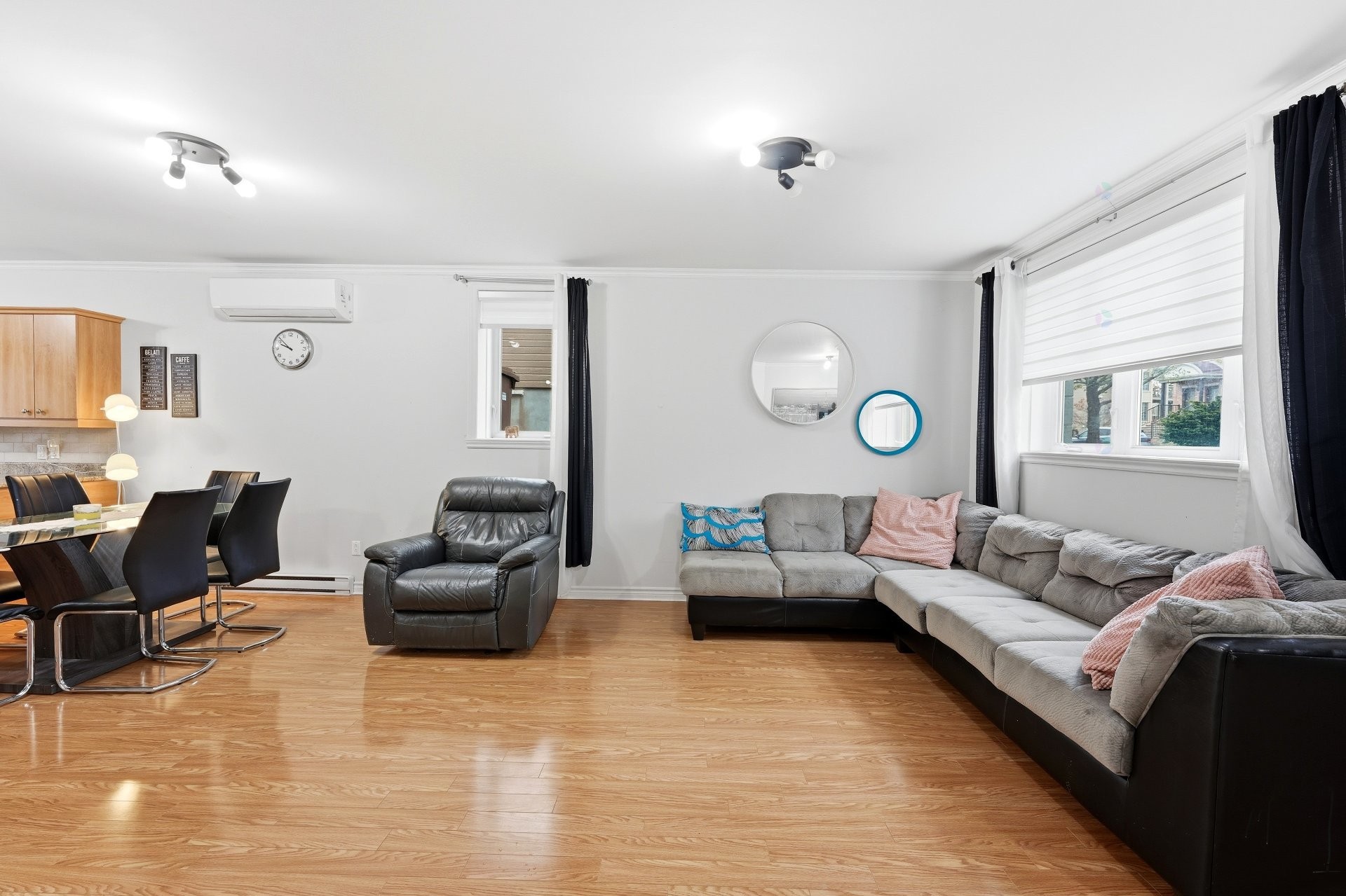 









1231


Rue des Montérégiennes

, A,
Repentigny (Repentigny),




QC
J5Y0H7

