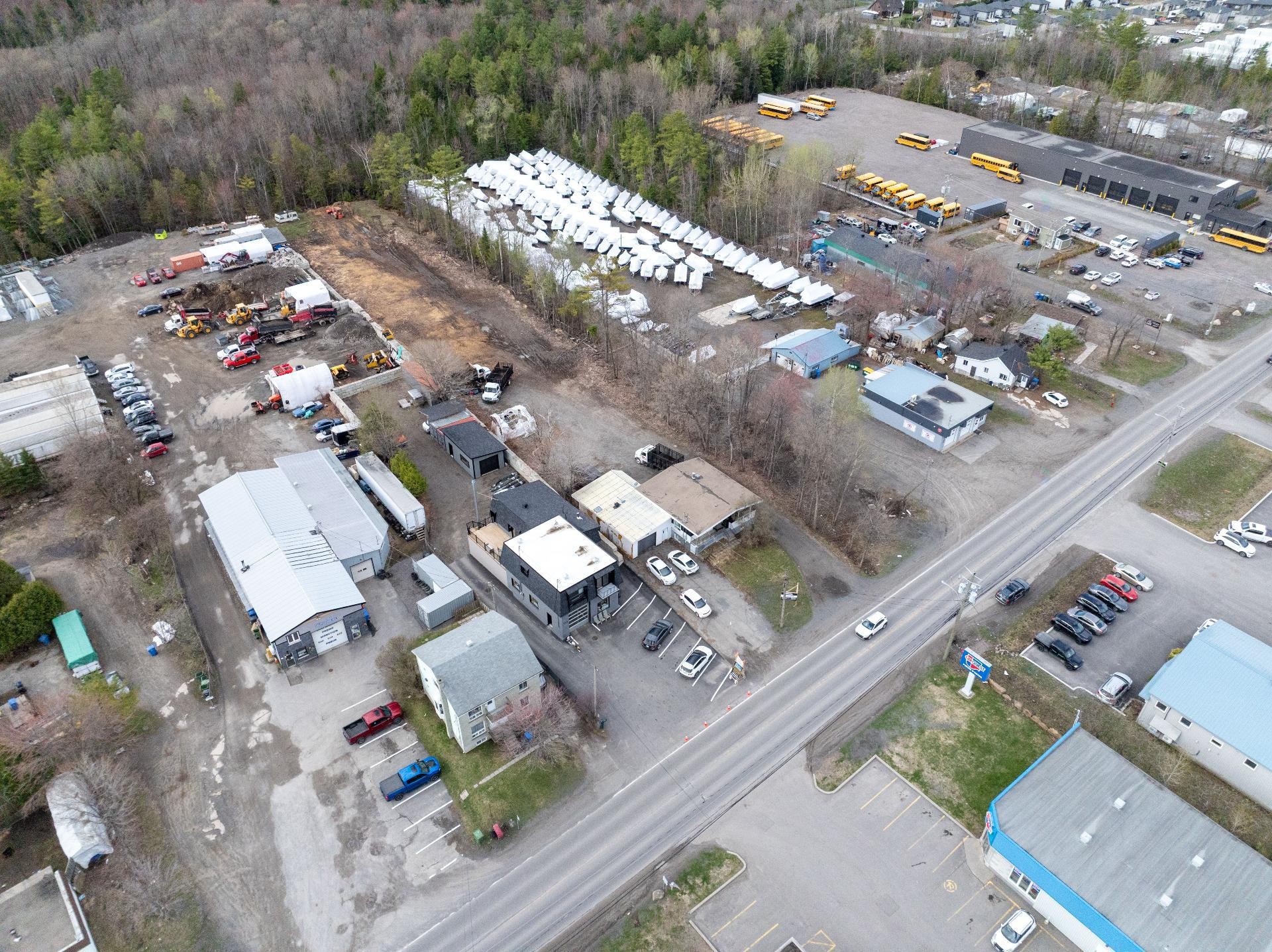 









715


Rue De Martigny O.

,
Saint-Jérôme,







QC
J5L1Z6

